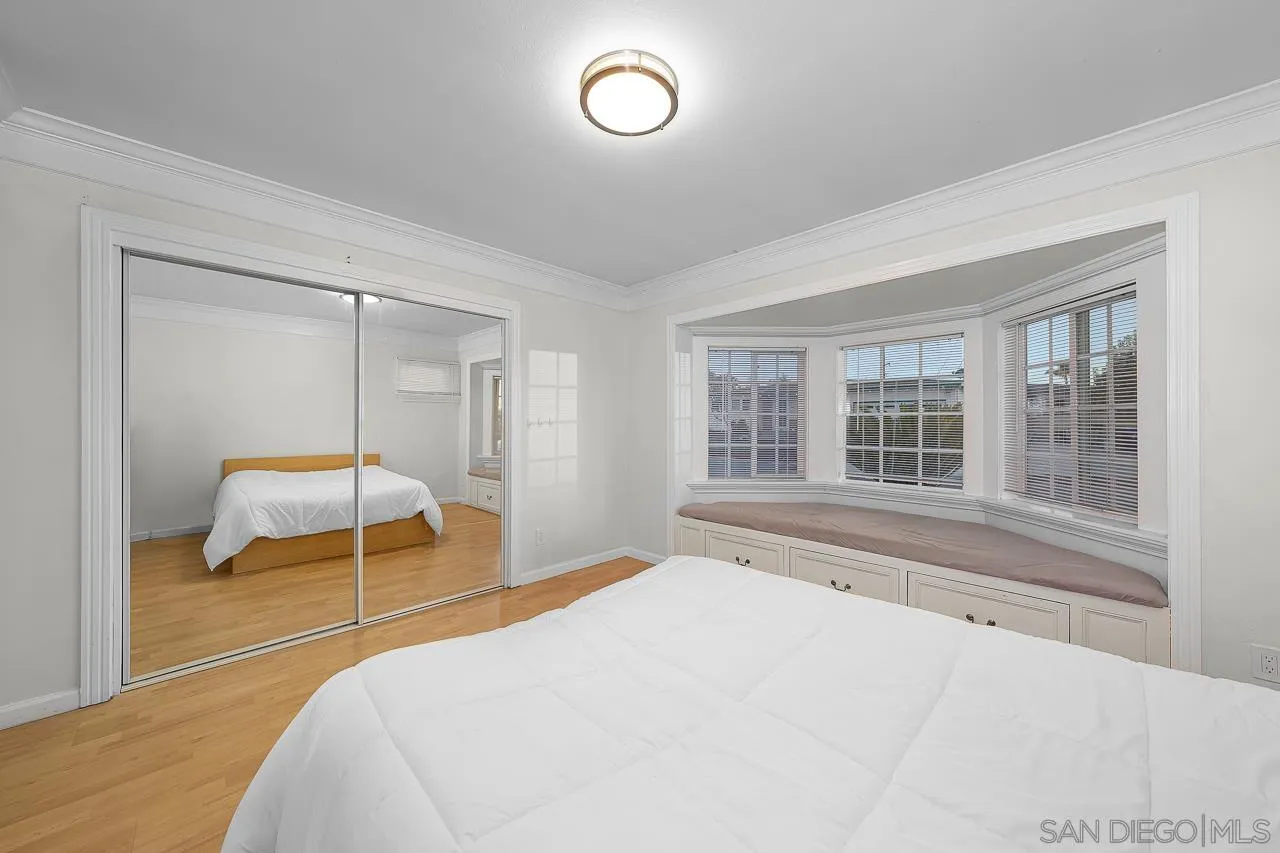https://cdn.realtyfeed.com/cdn/127/250041055/22d8efa4fe50ec39cec4be23833106ae.webp