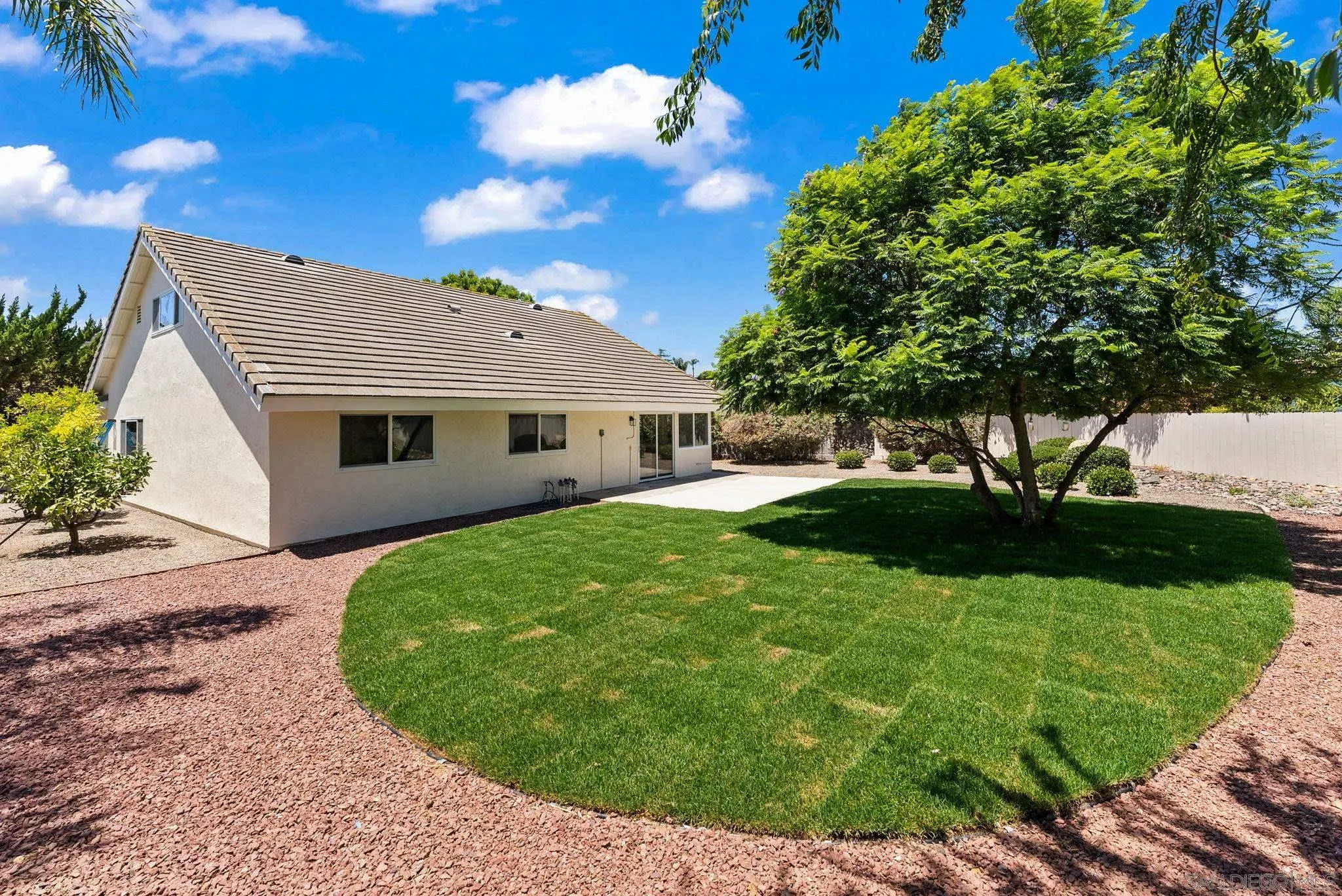 https://cdn.realtyfeed.com/cdn/127/250041057/0c2217f597d4586ba77ddc41ea44ebc2.webp