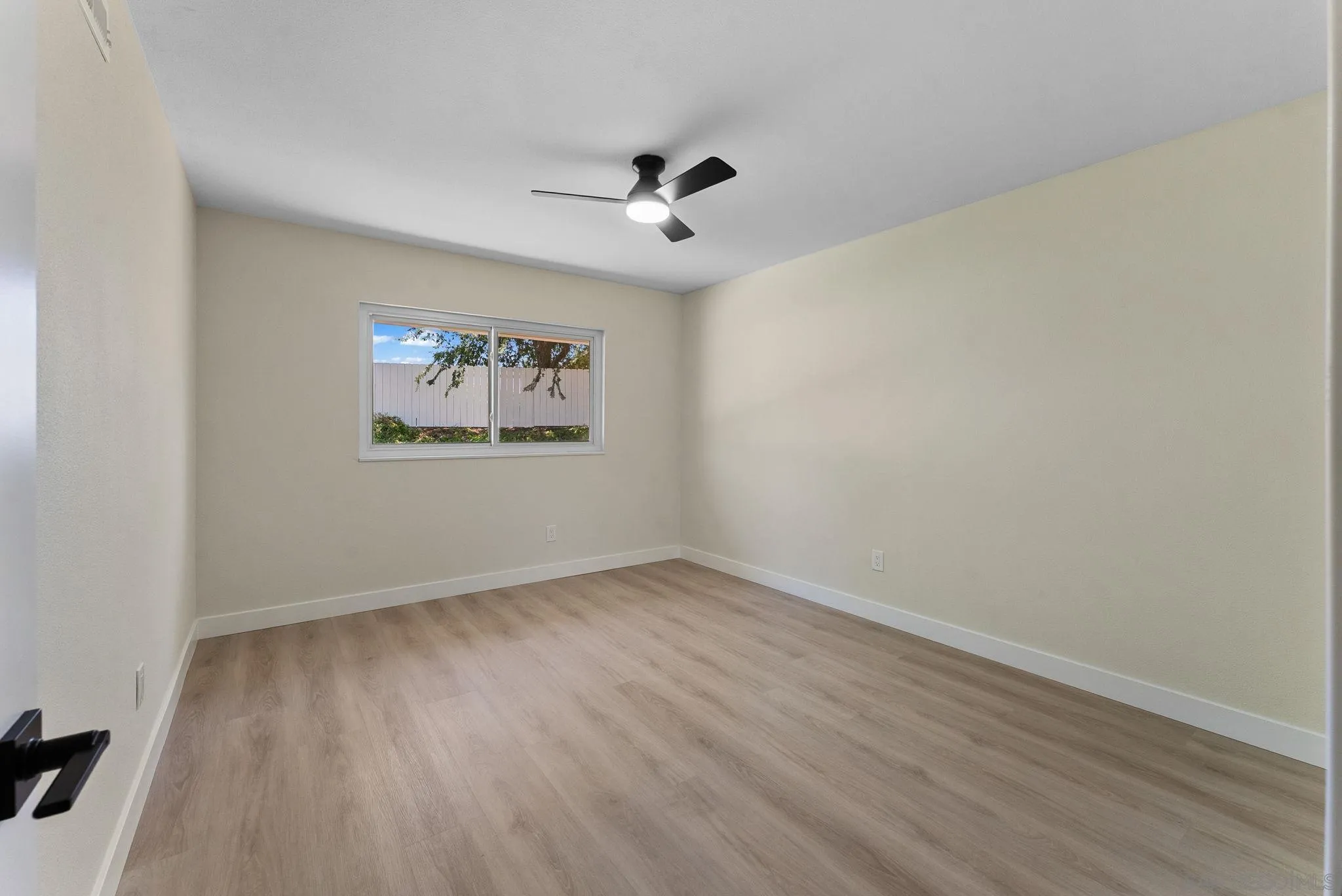 https://cdn.realtyfeed.com/cdn/127/250041057/73e142db4c8a3d39adda2107c129e868.webp