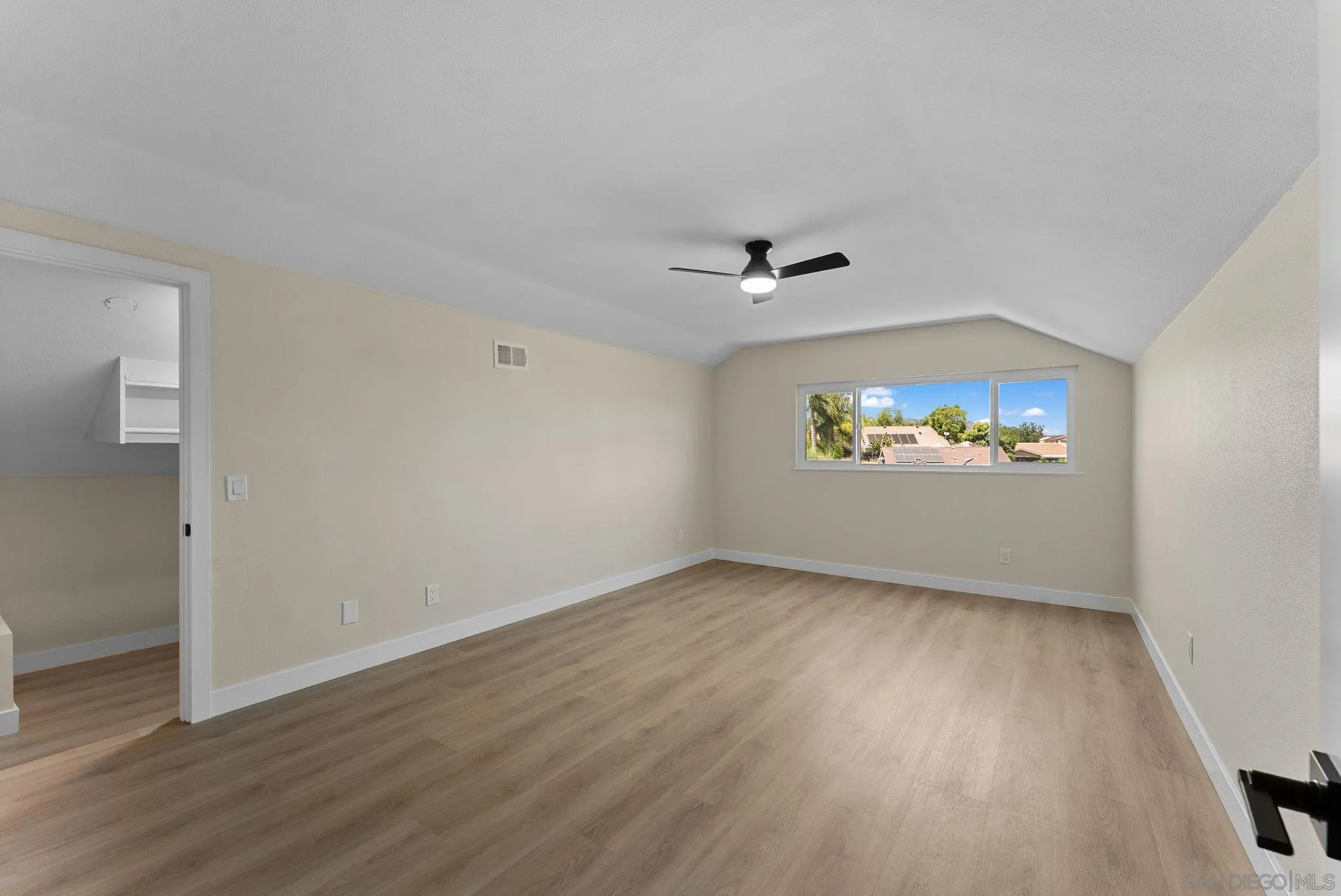 https://cdn.realtyfeed.com/cdn/127/250041057/a1cba9293e4a5ae6f5f0c1099aac1856.webp