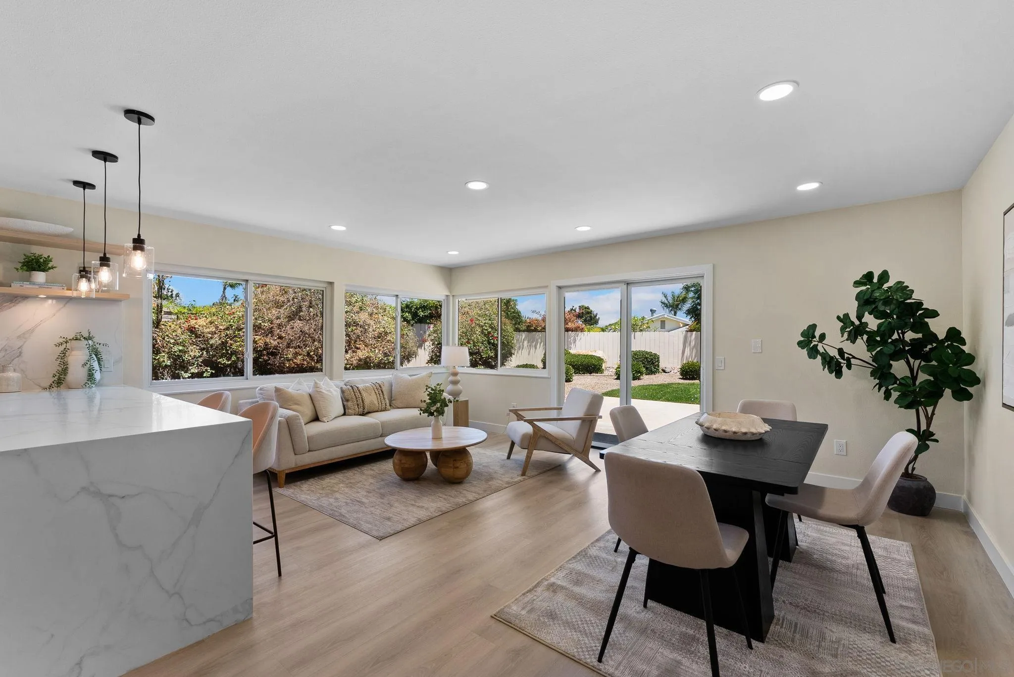 https://cdn.realtyfeed.com/cdn/127/250041057/c88d63bf5e2ccbbb792dafb151169a98.webp