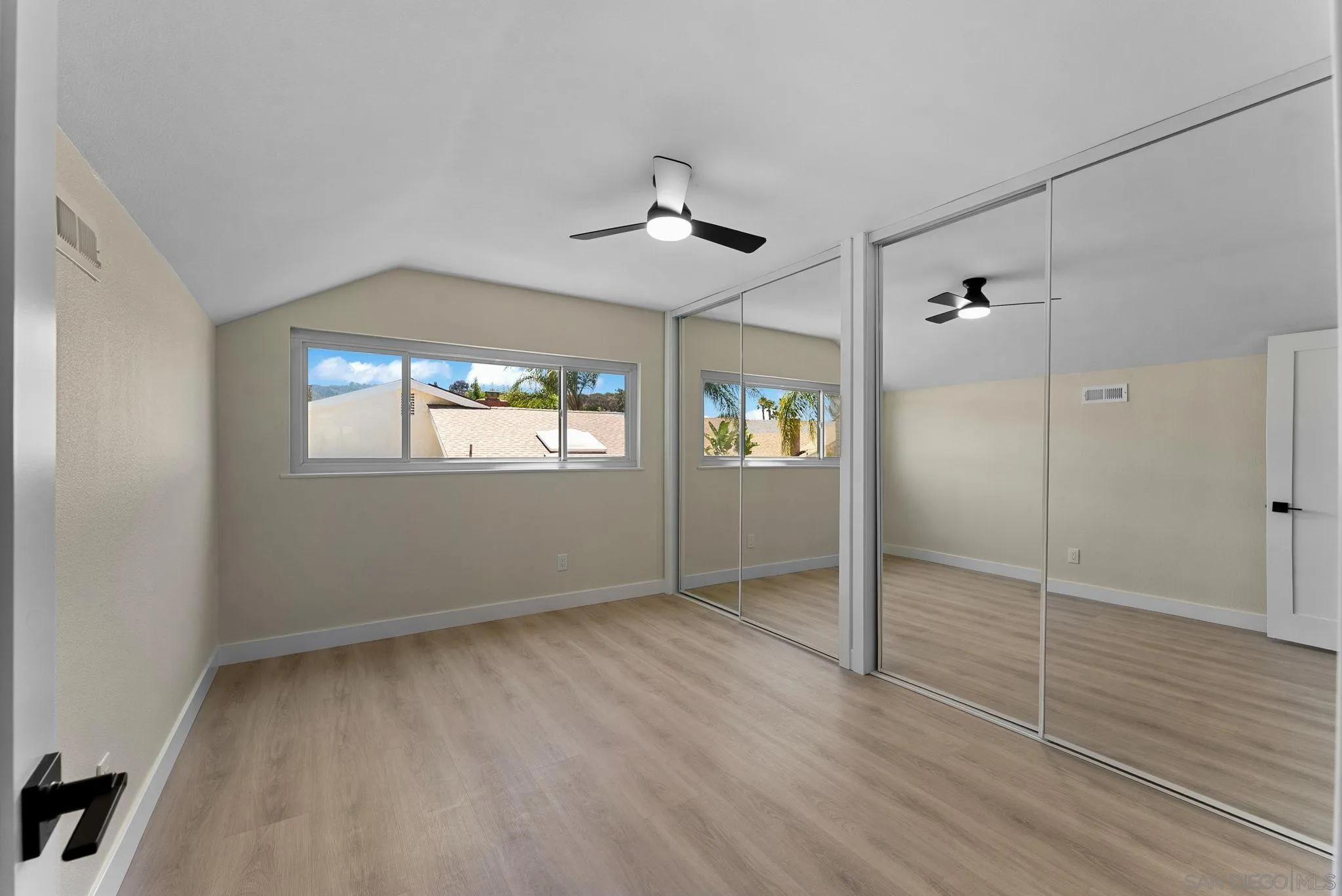 https://cdn.realtyfeed.com/cdn/127/250041057/d059d94bde1a2ec165dd0a00ffe2ff3d.webp