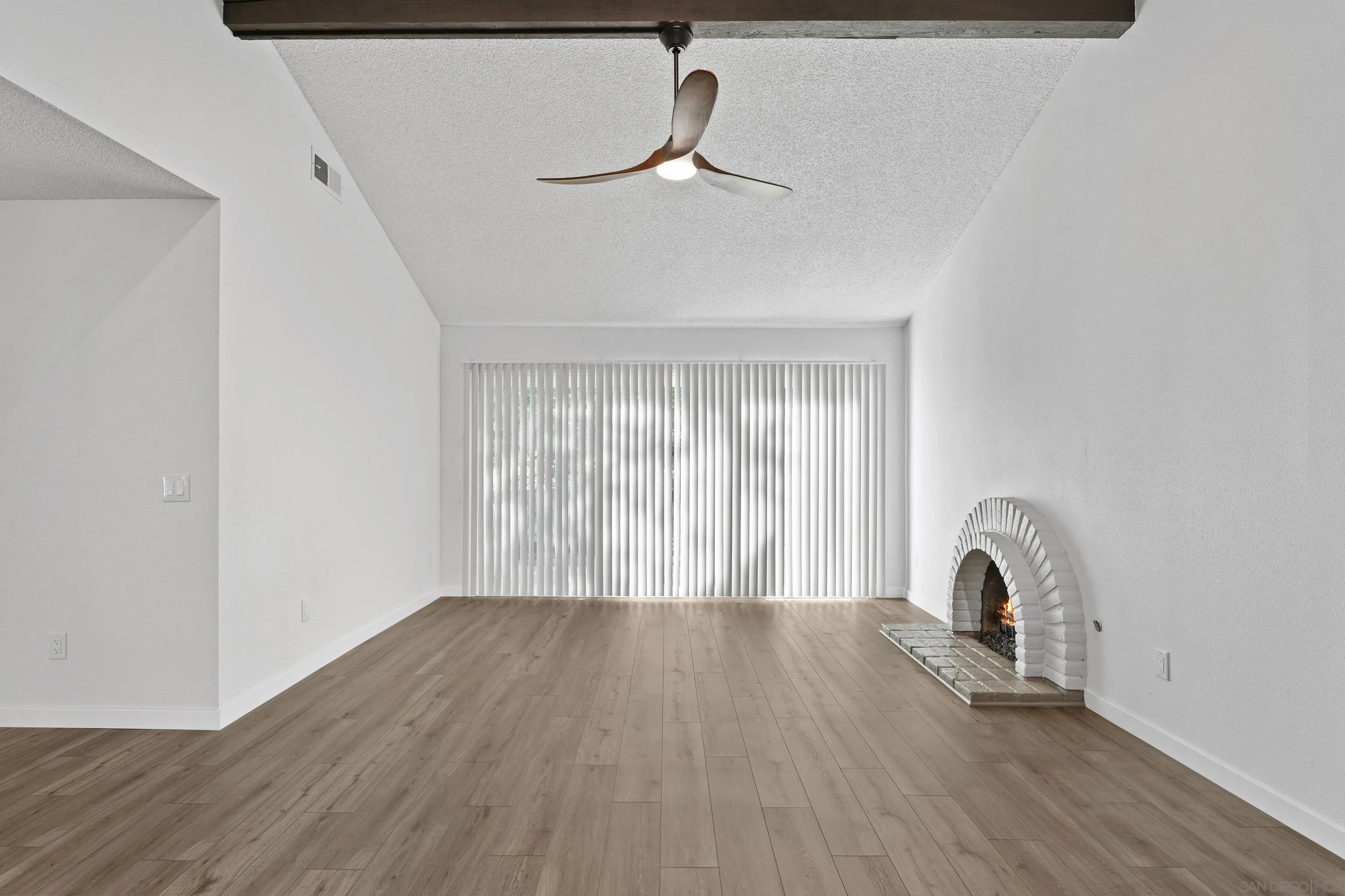 Photo #10: 250041060 Listing: Photo #10