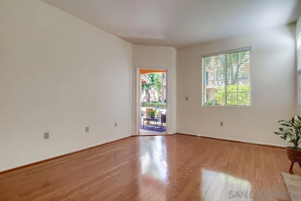 https://cdn.realtyfeed.com/cdn/127/250041061/d0f905681e93c79516f8d465b68c99db.webp