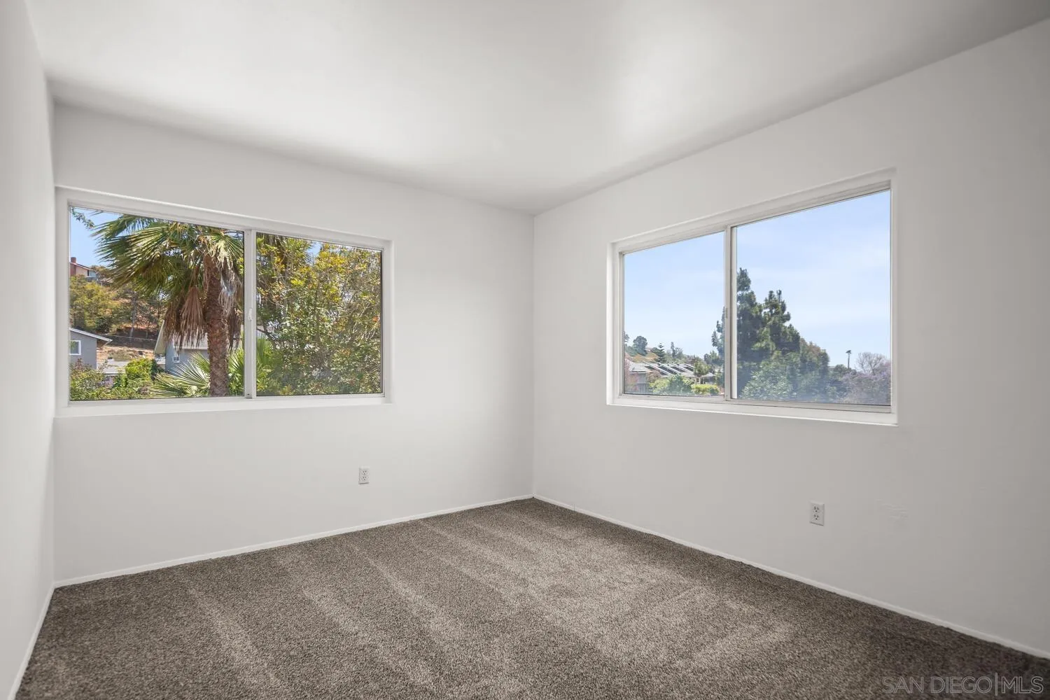 https://cdn.realtyfeed.com/cdn/127/250041063/33911e676c8a56eb7ce2221a85b1d2f7.webp