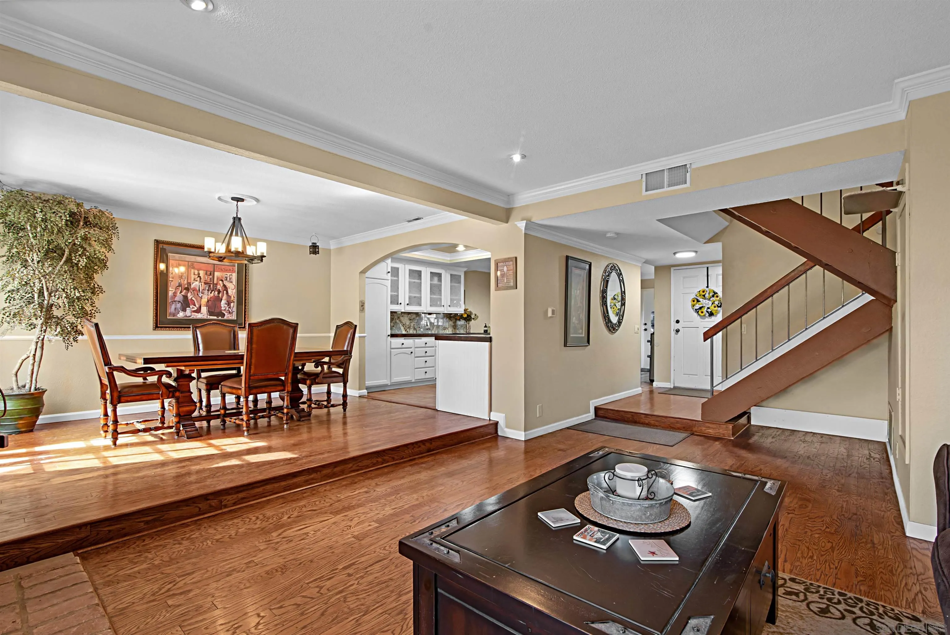 Browse active condo listings in DEL CERRO