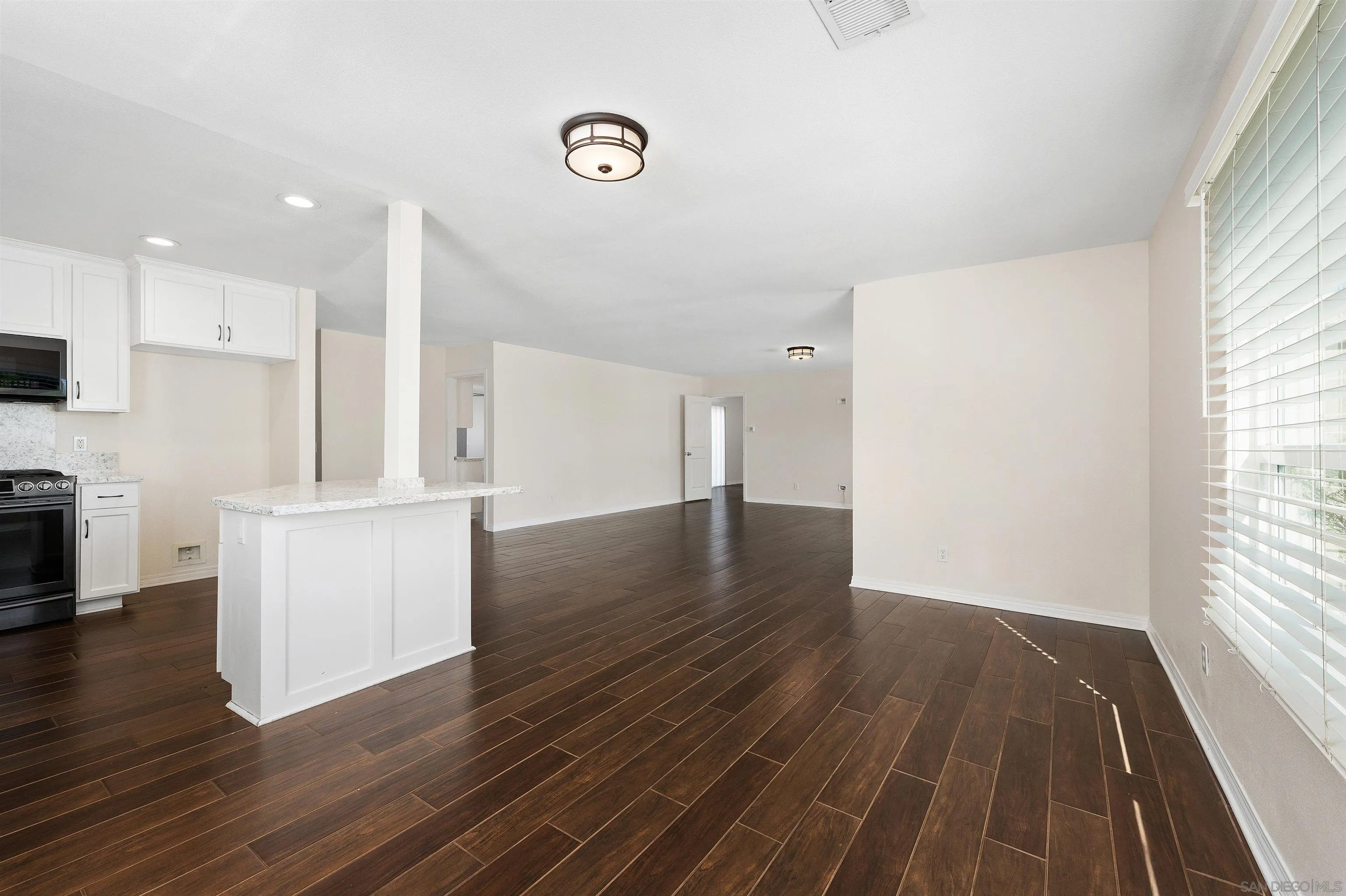 https://cdn.realtyfeed.com/cdn/127/250041066/61b7dff72b93e5cdde87df5bafb0fdeb.webp