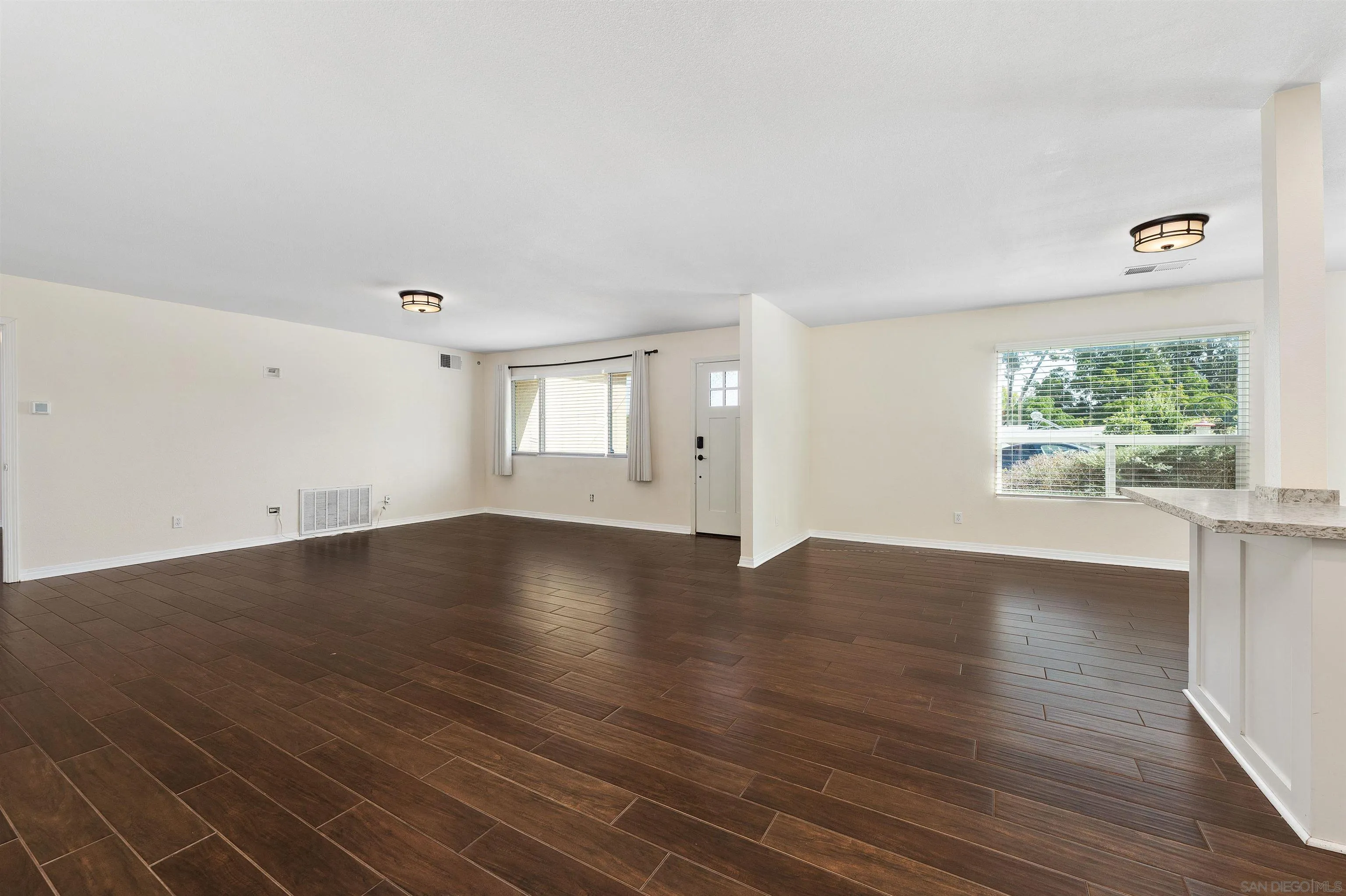 https://cdn.realtyfeed.com/cdn/127/250041066/a093dc645c2c99271a9fe873cd812e5f.webp
