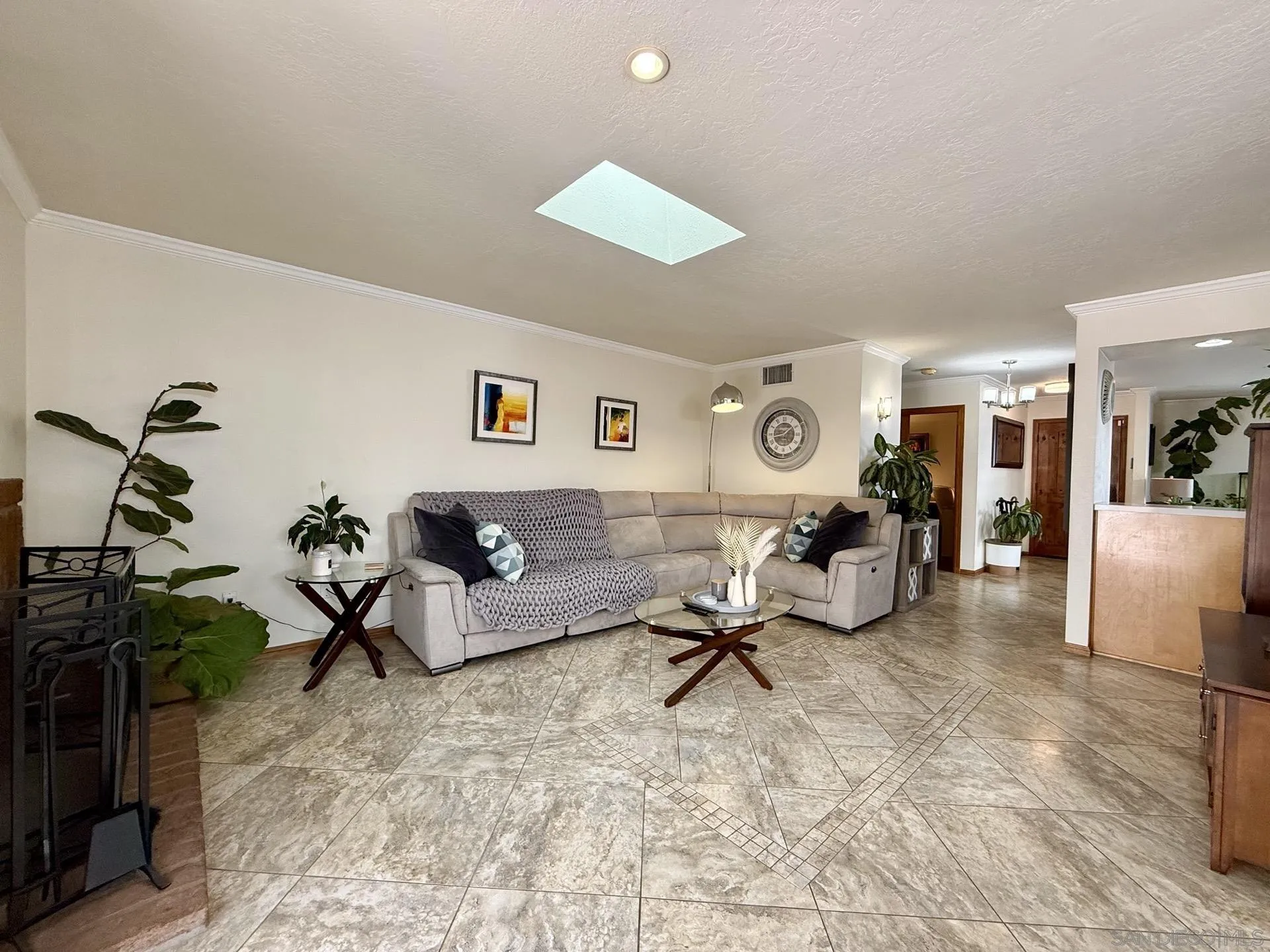 https://cdn.realtyfeed.com/cdn/127/250041070/34b08280cf7f8e8c146d5631b9759c95.webp
