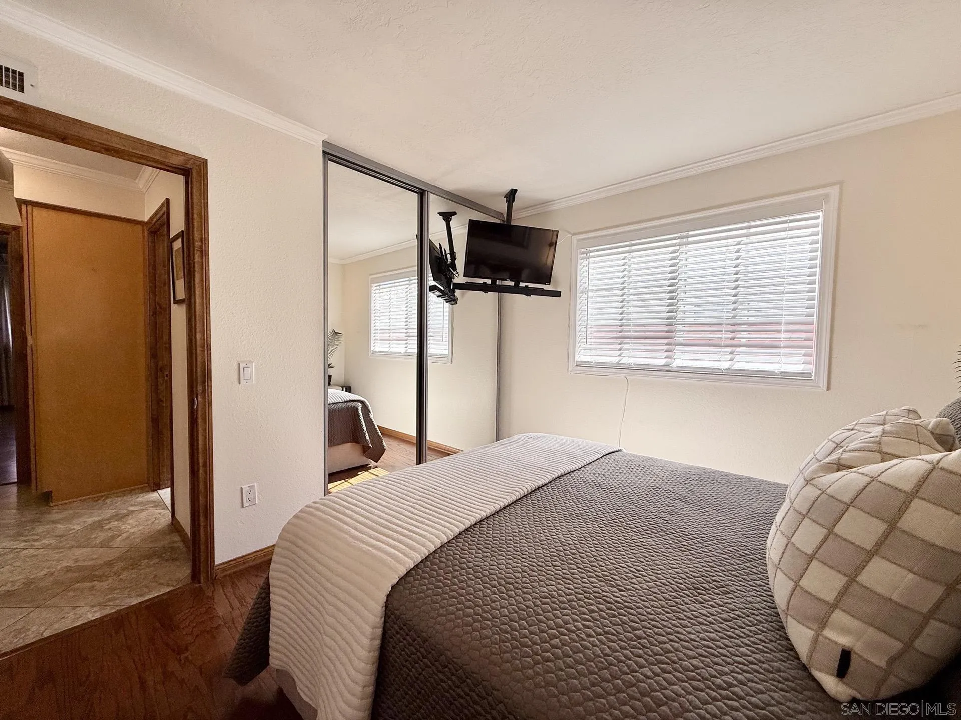 https://cdn.realtyfeed.com/cdn/127/250041070/35f5d1f9e6f976054fff585a79ad1a4c.webp