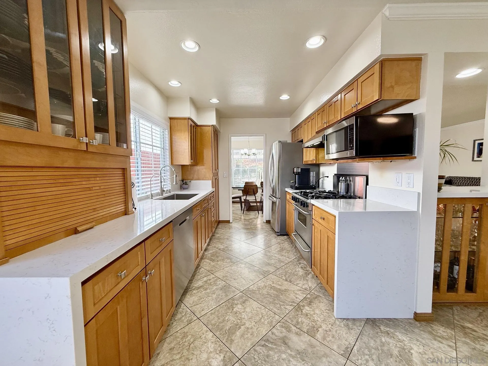 https://cdn.realtyfeed.com/cdn/127/250041070/409017cd9d51a3315a9417a9bd49a9f1.webp