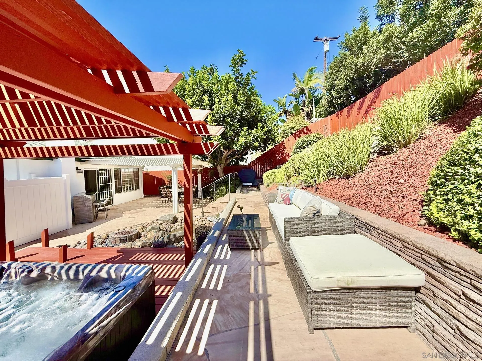 https://cdn.realtyfeed.com/cdn/127/250041070/6ab5961d61f874ef2bc211ba6b0aef79.webp
