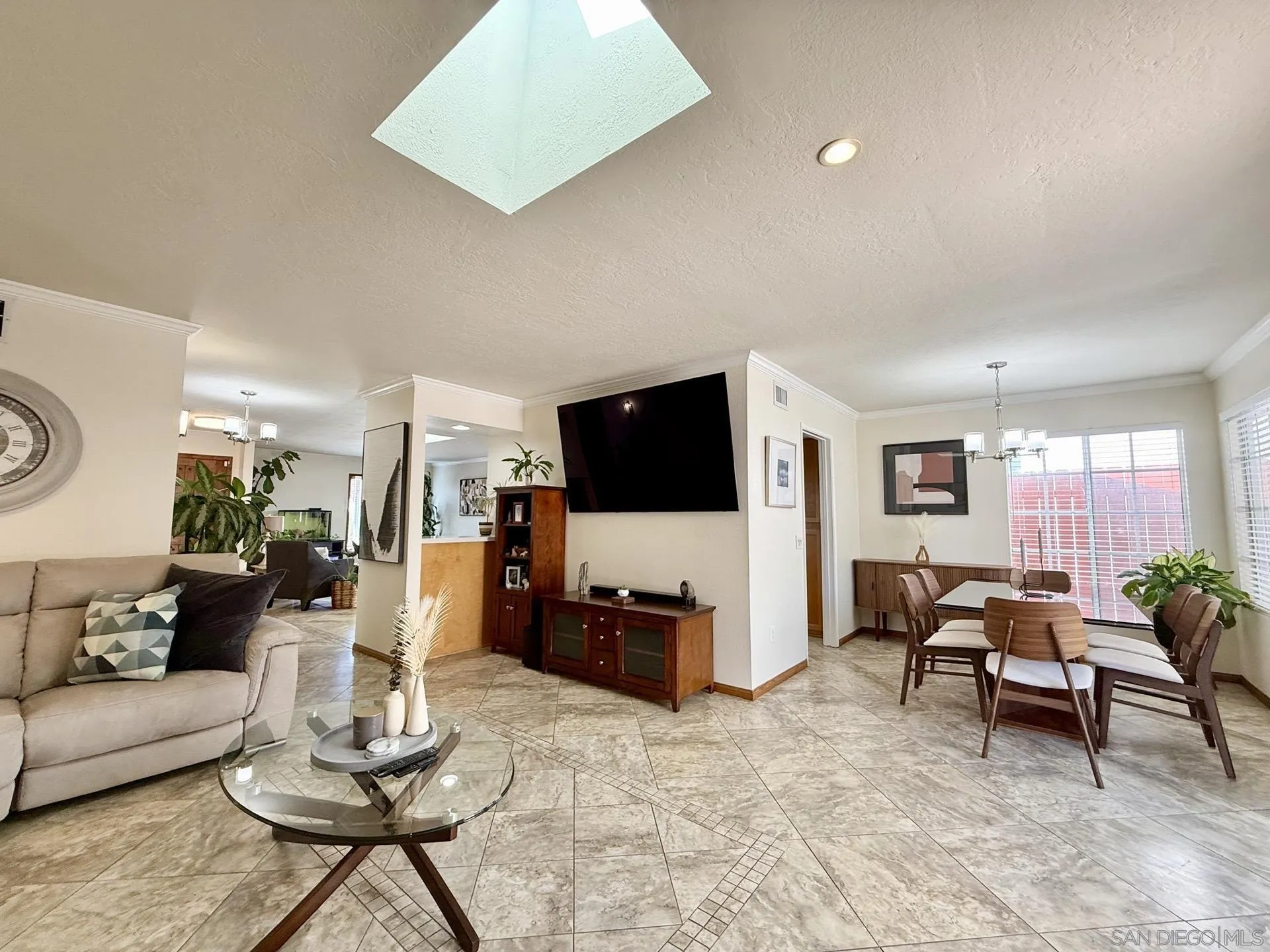 https://cdn.realtyfeed.com/cdn/127/250041070/d223d50dafb8cd60384f8517a26fc0c6.webp