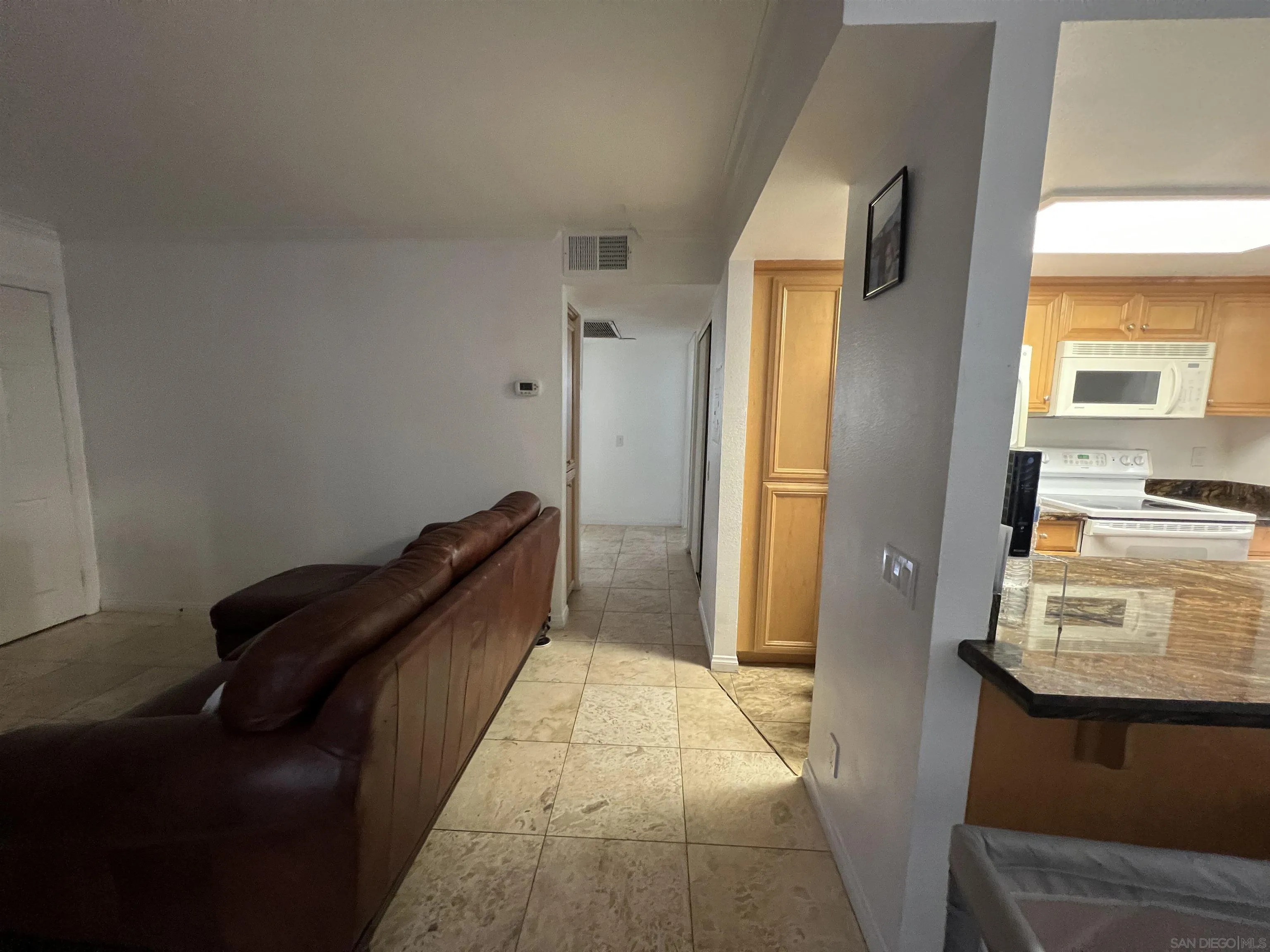 Photo #4: 250041071 Listing 