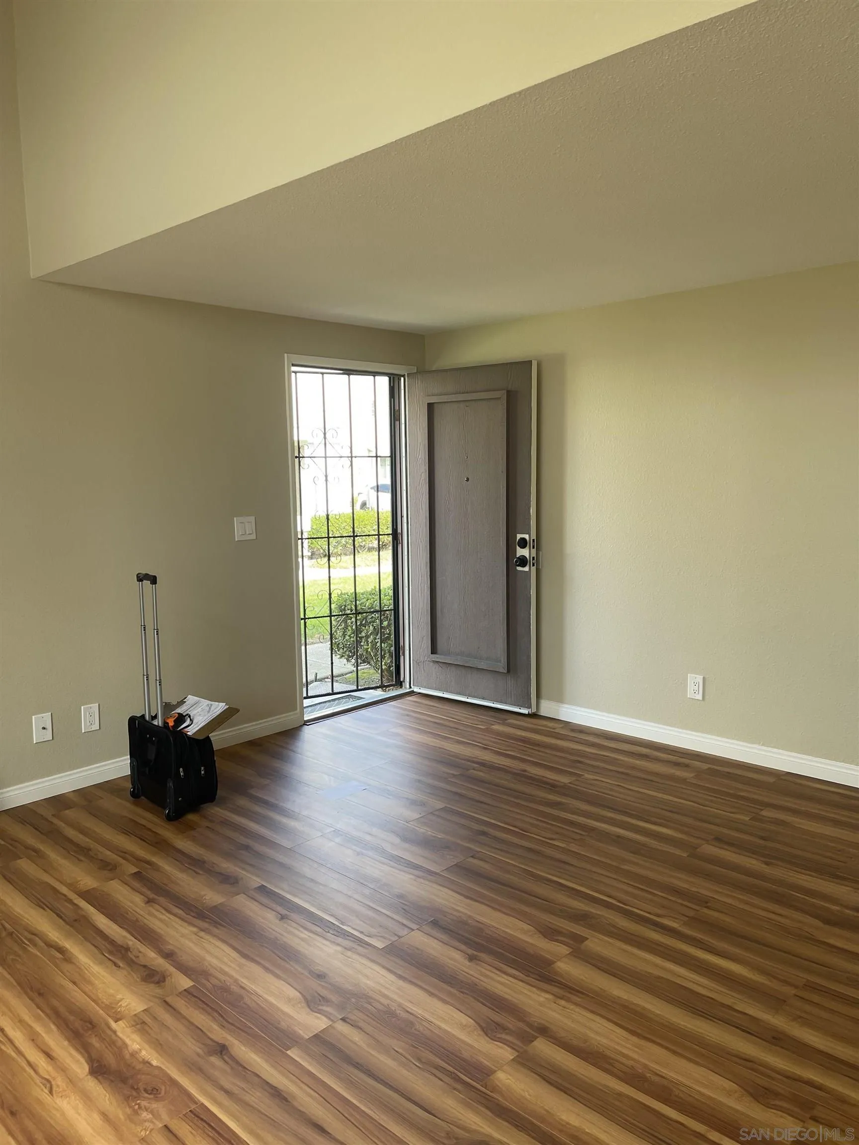 https://cdn.realtyfeed.com/cdn/127/250041078/46c0c32d67fbde22a460cc3011adbfa2.webp