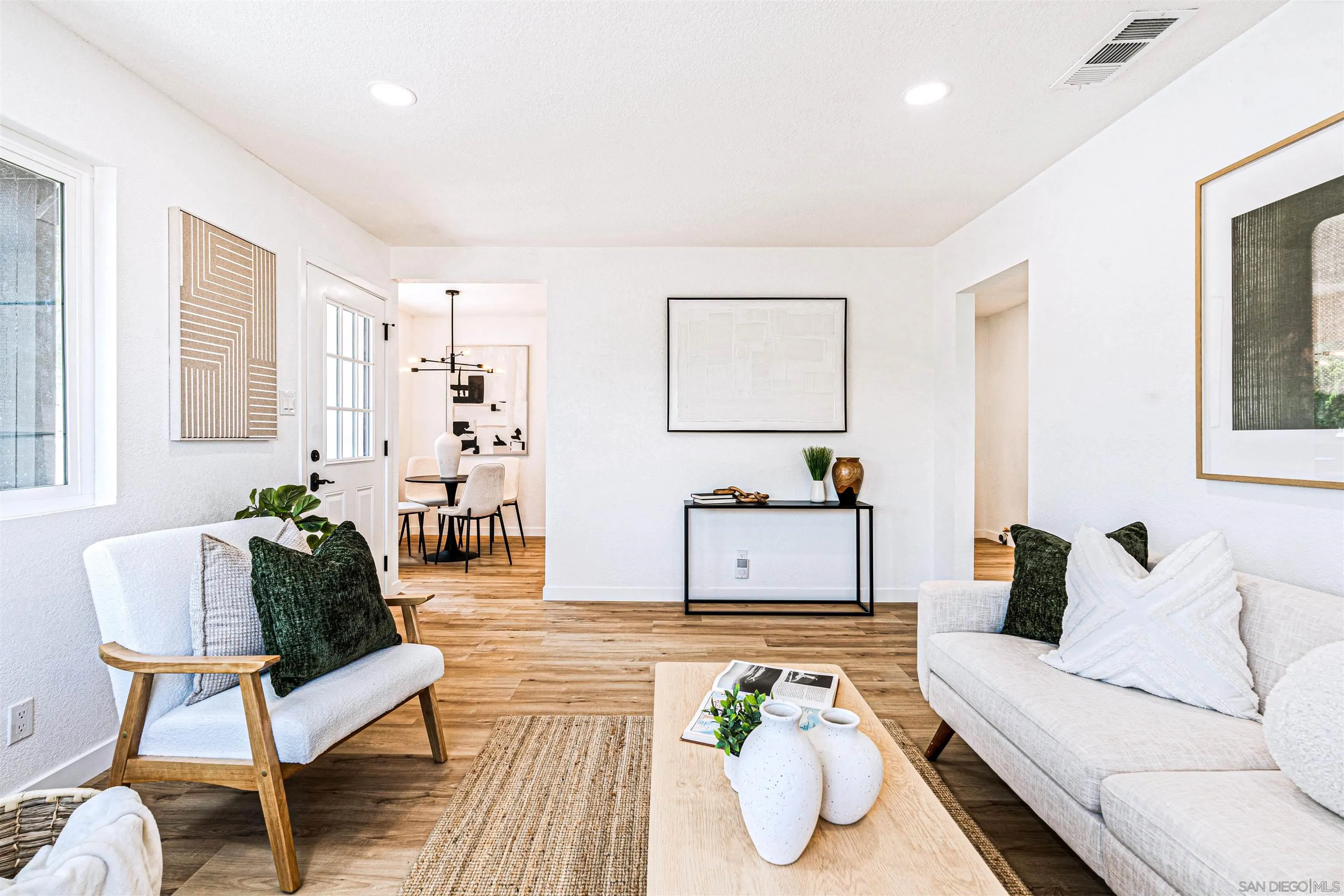 https://cdn.realtyfeed.com/cdn/127/250041080/685f9047391545981508cb7656b9243e.webp