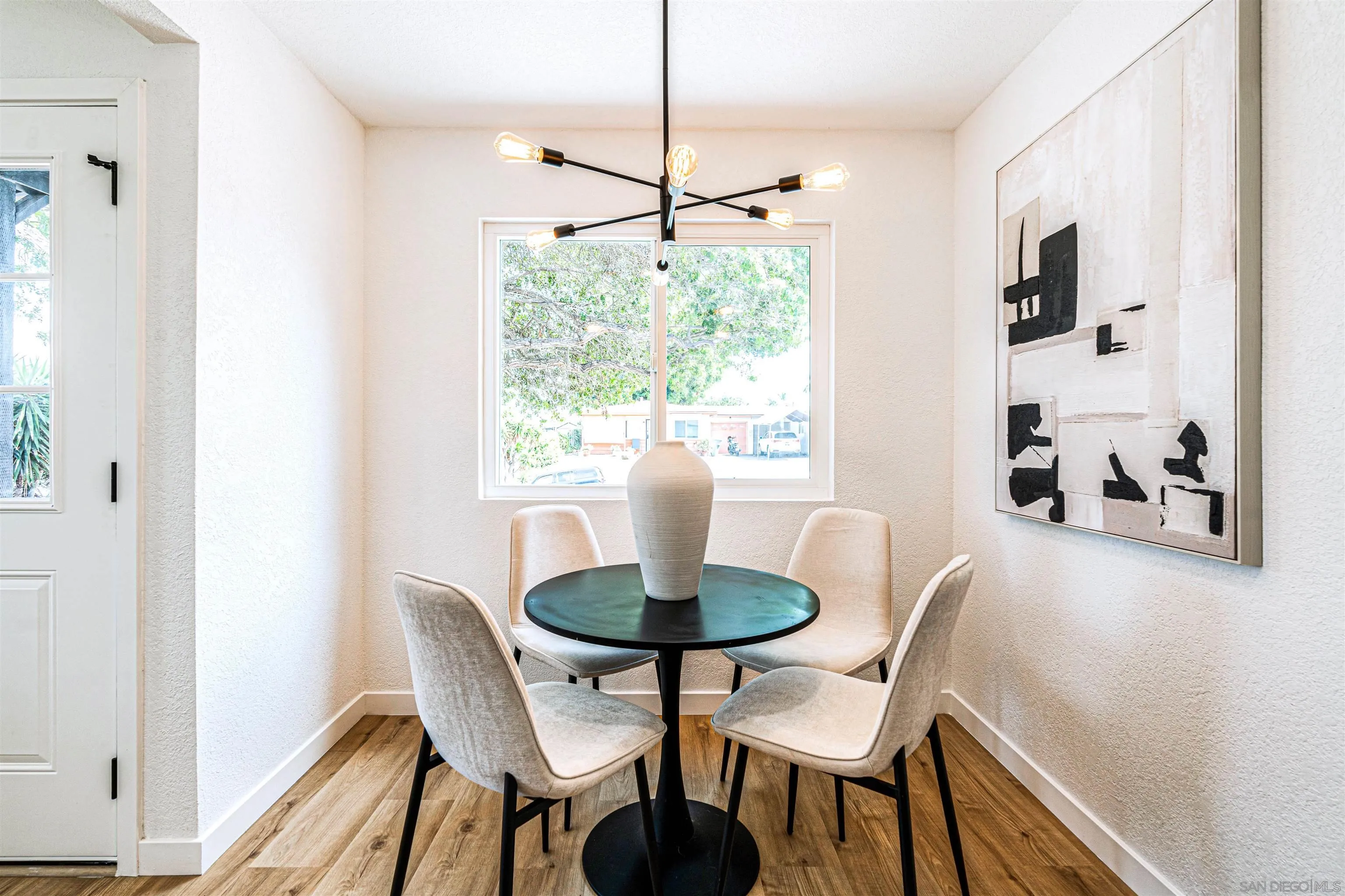 https://cdn.realtyfeed.com/cdn/127/250041080/7bcb80bd1101772aa4033a3a8578a684.webp