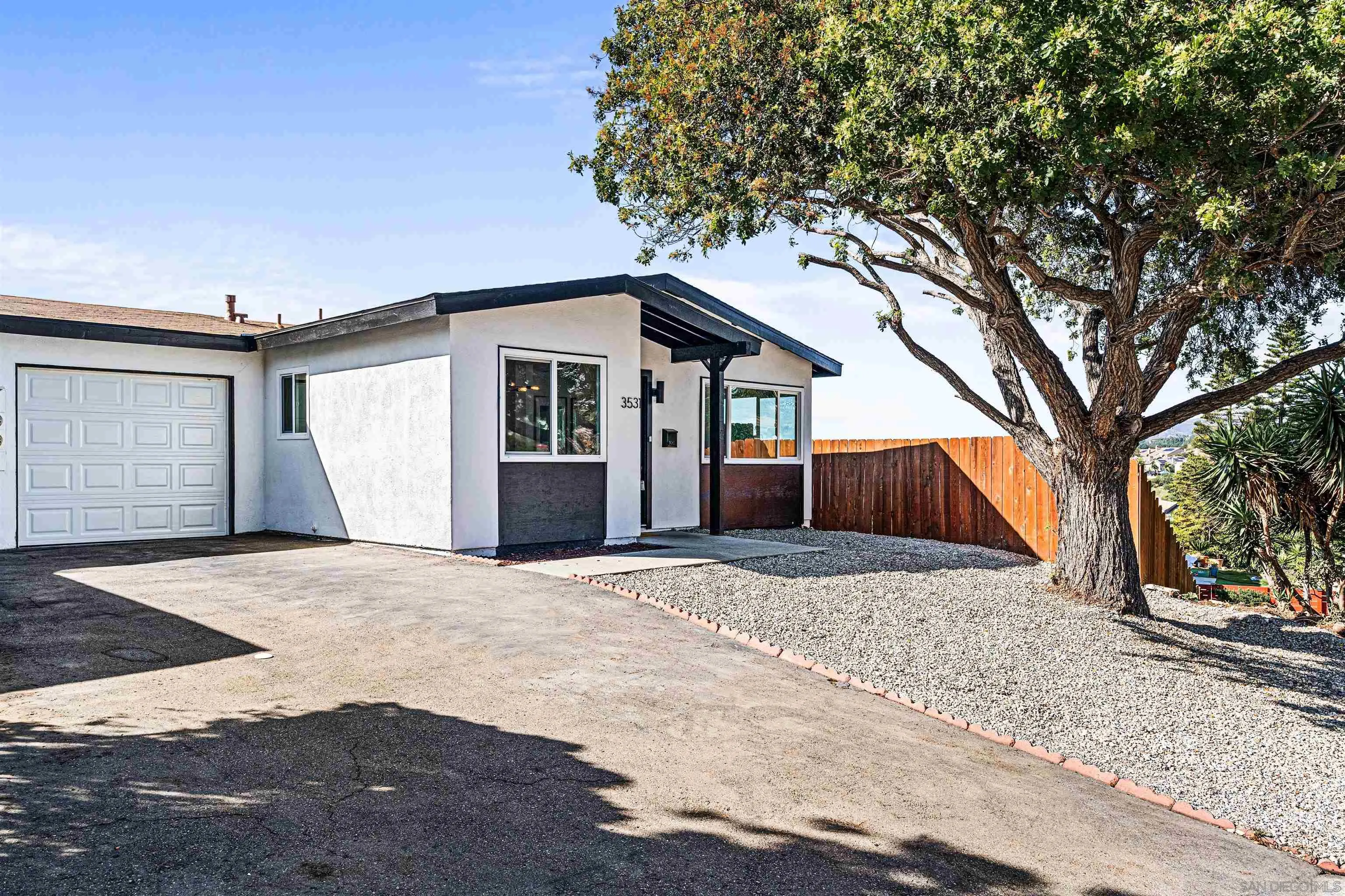 https://cdn.realtyfeed.com/cdn/127/250041080/b648317e2ae1c73869e5e7b3a874cf0d.webp