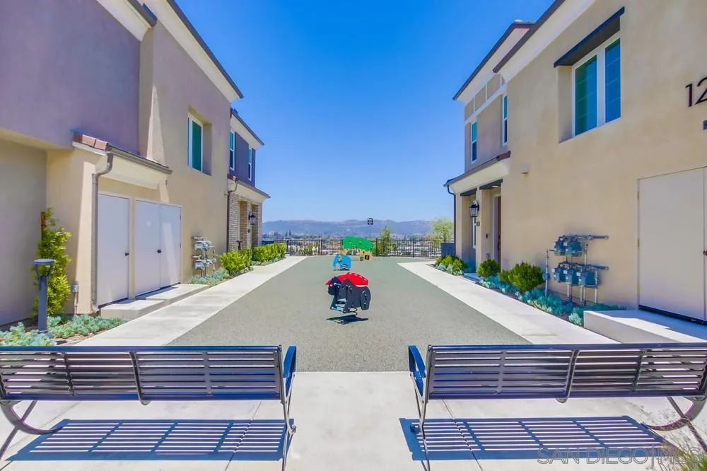 https://cdn.realtyfeed.com/cdn/127/250041086/38c6071b1e82b7b606cbae7ab5daad10.webp