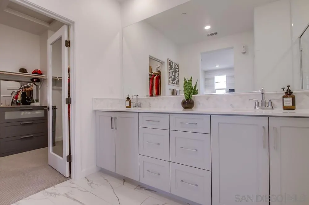 https://cdn.realtyfeed.com/cdn/127/250041086/49d27ff0a01e42b3cd3bb9b14c12f24e.webp