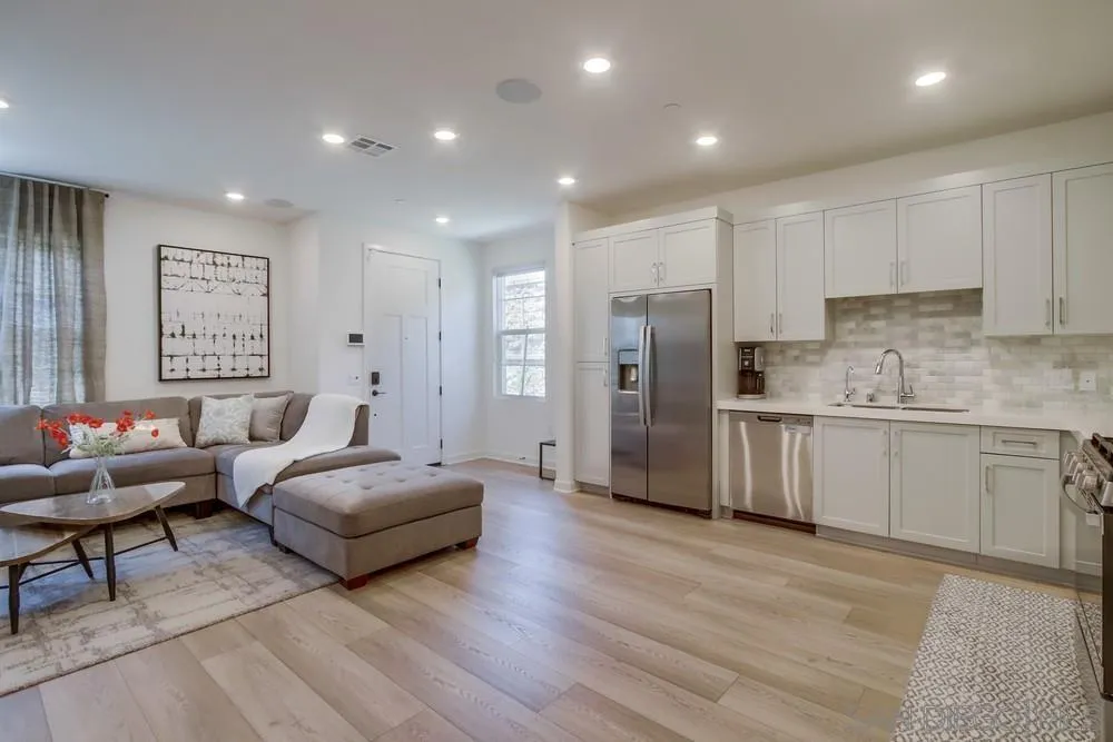 https://cdn.realtyfeed.com/cdn/127/250041086/ade16e1b4ebfc4b310e9c9f05cb7e790.webp