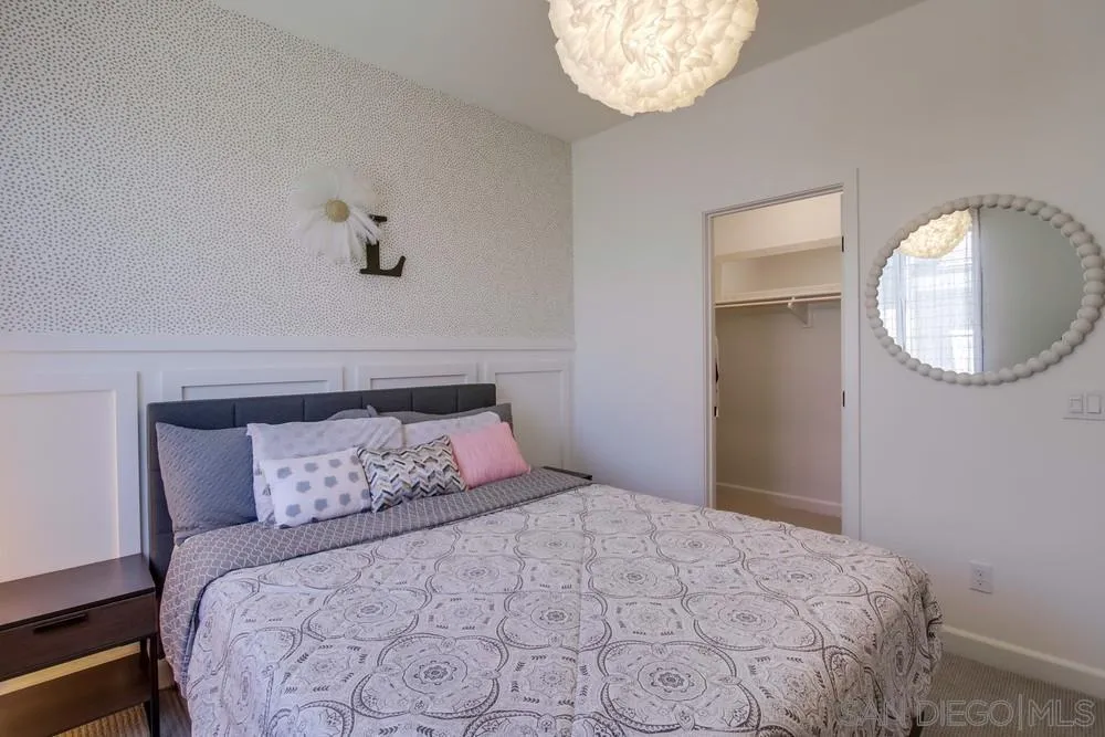 https://cdn.realtyfeed.com/cdn/127/250041086/ced7778a868e0c95a74a4ab9d8f0ce26.webp
