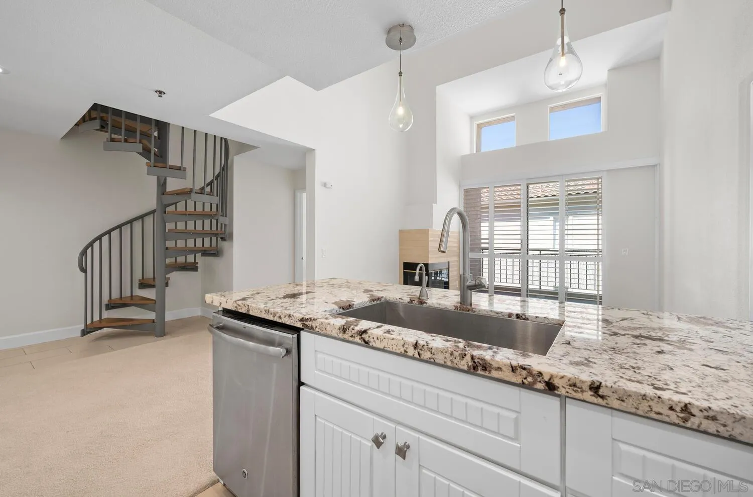 https://cdn.realtyfeed.com/cdn/127/250041088/3b59513dcd9f11060e97d03c4e25899d.webp