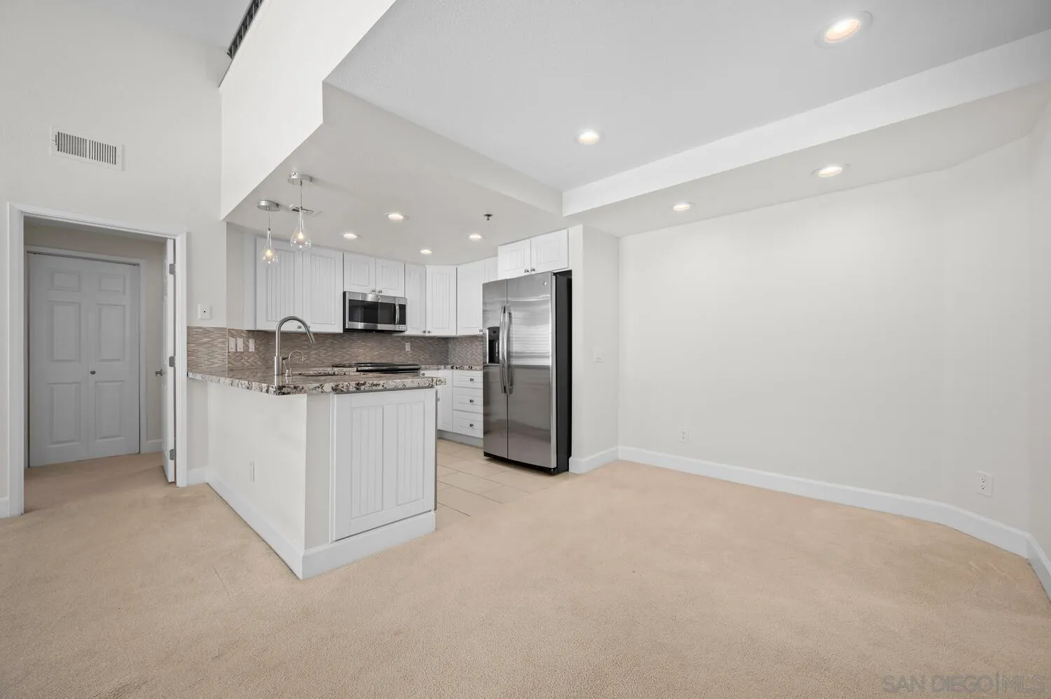 https://cdn.realtyfeed.com/cdn/127/250041088/9c213f7f50de270f682321c99cdf4c7a.webp