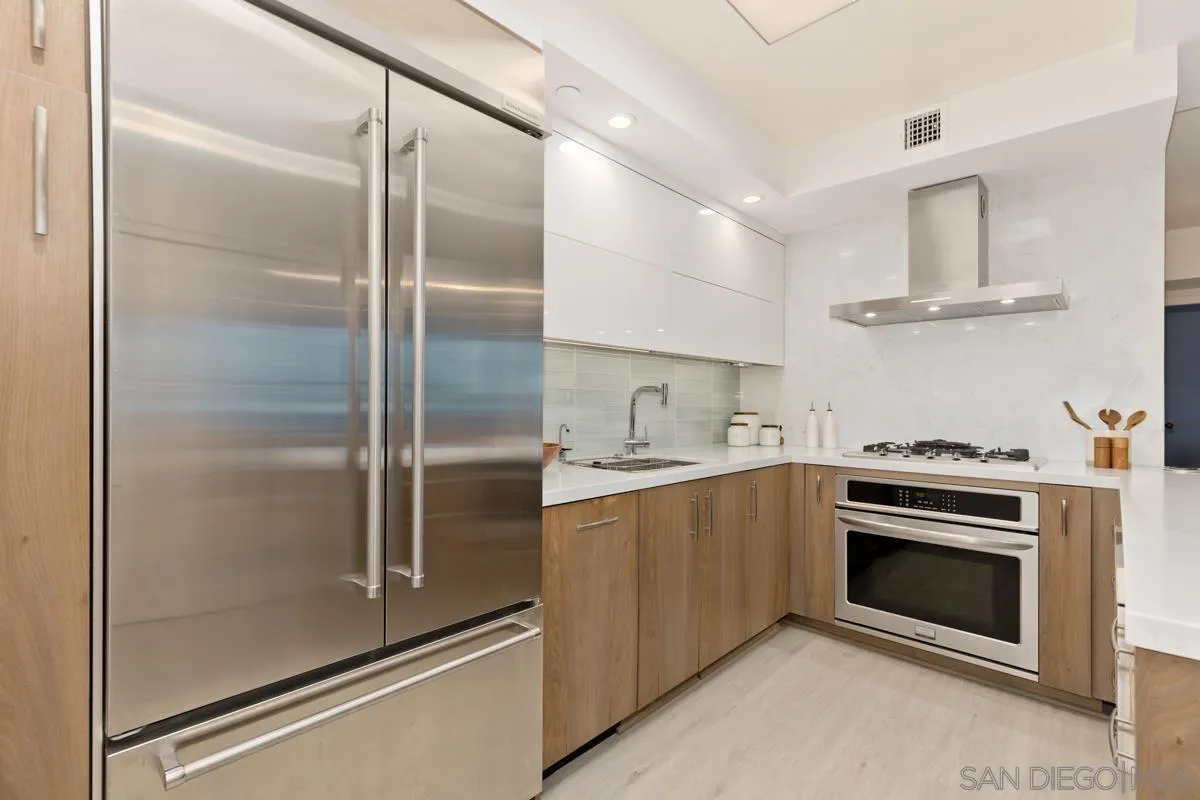 Photo #3: 250041089 Listing 