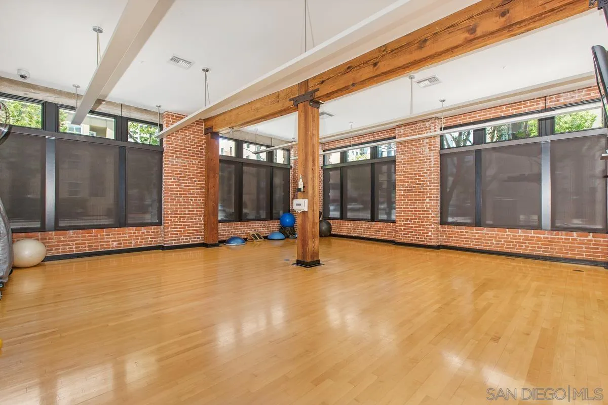 https://cdn.realtyfeed.com/cdn/127/250041089/99dfec09b365fabf924d52c25728d297.webp