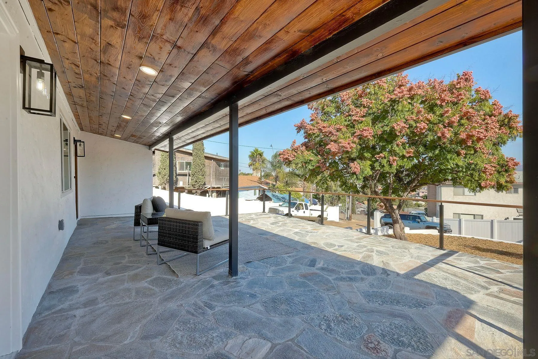 https://cdn.realtyfeed.com/cdn/127/250041090/4d1f4f8cb1a36e2287a71b9db966d4d5.webp