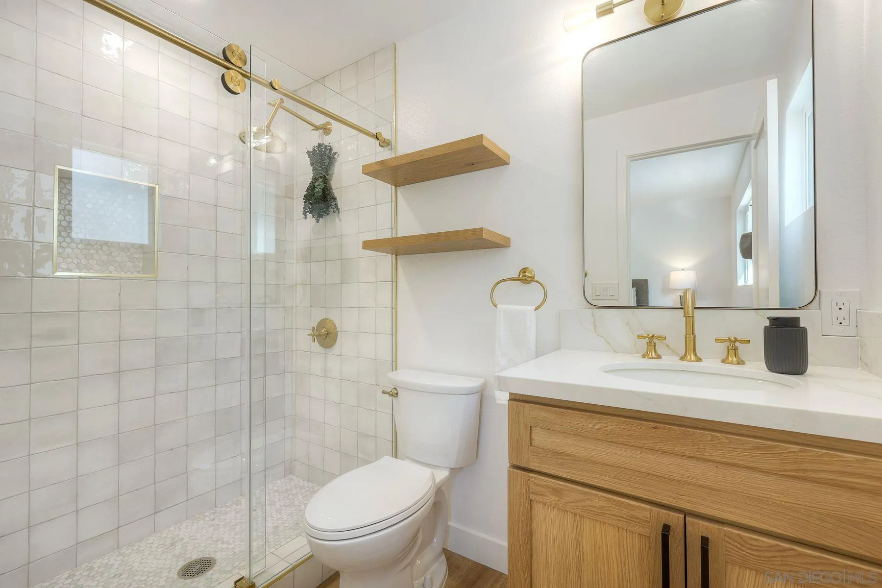 https://cdn.realtyfeed.com/cdn/127/250041090/d4ea7f77c2da0d6afe0d0963997e3280.webp