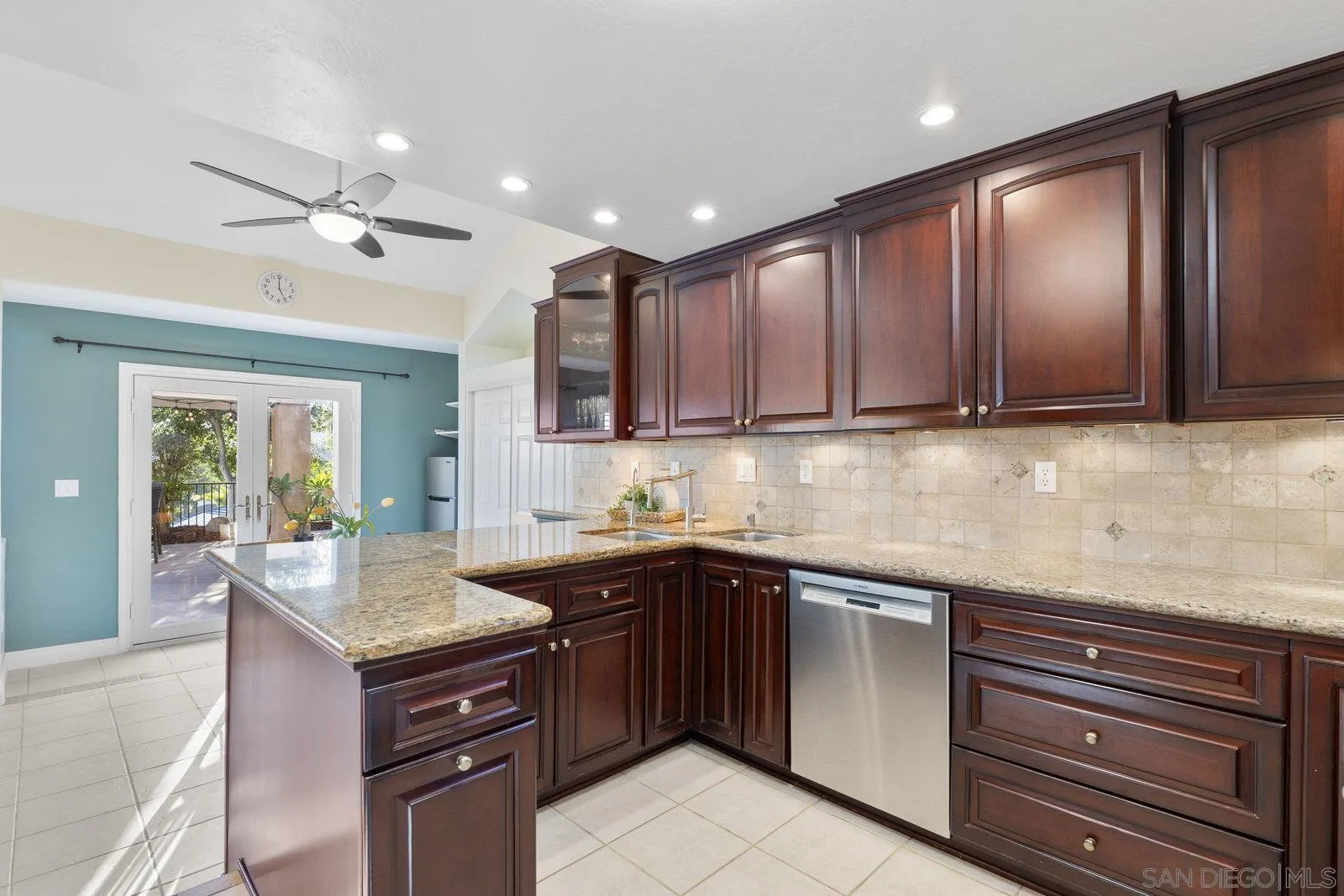 https://cdn.realtyfeed.com/cdn/127/250041091/65b23ef7e175f5d77e542eba4b140a61.webp