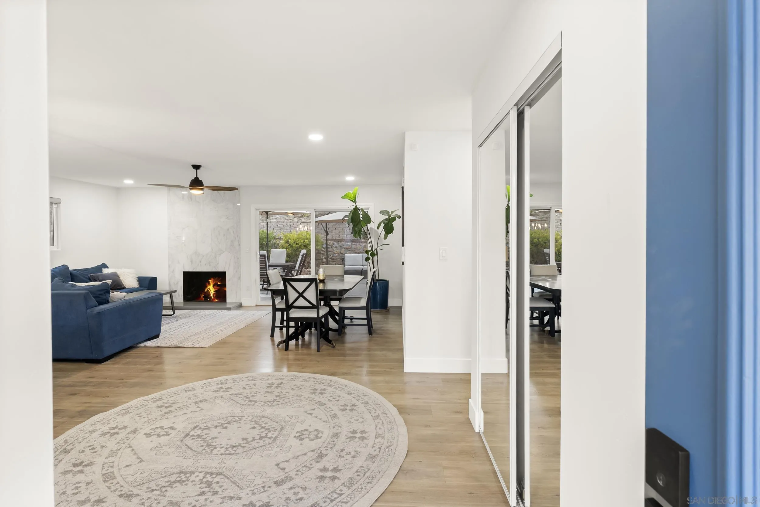 https://cdn.realtyfeed.com/cdn/127/250041095/0a1eba919c2c4b97a654f958ed3c5d54.webp