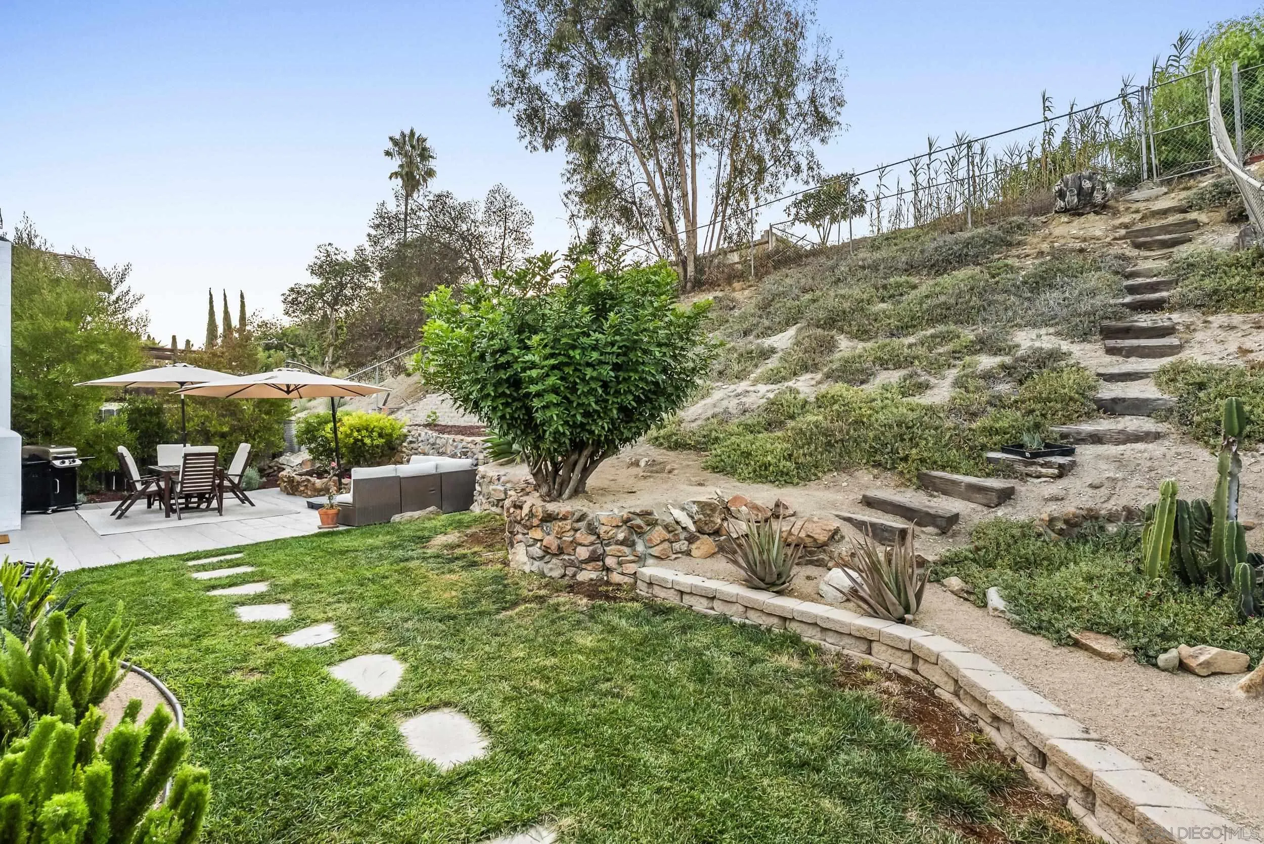 https://cdn.realtyfeed.com/cdn/127/250041095/cf5a9c333685e2a402b631de60fb0a50.webp