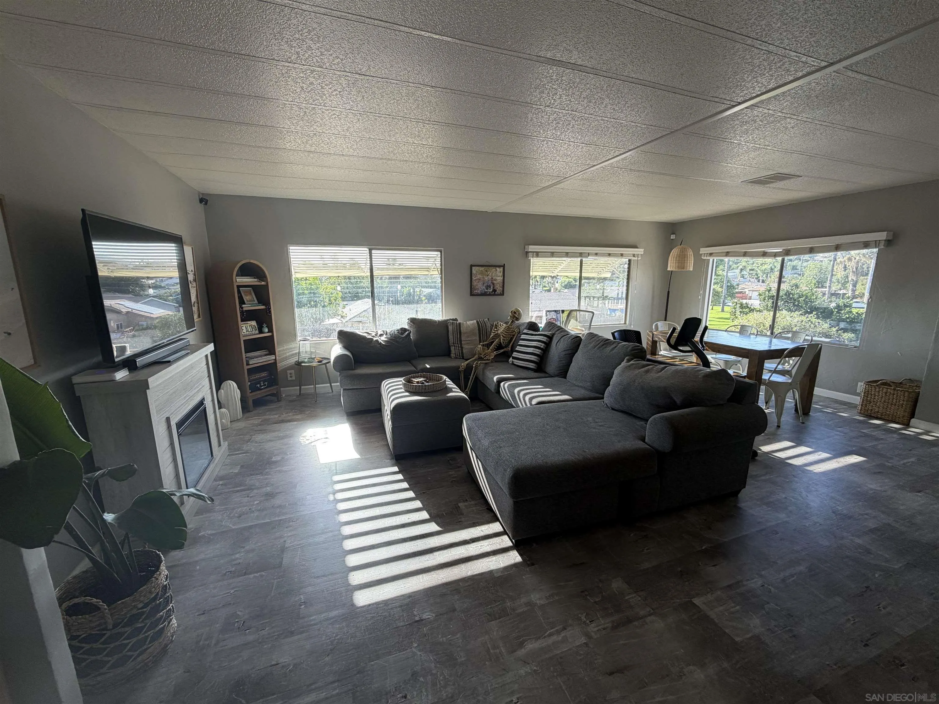 https://cdn.realtyfeed.com/cdn/127/250041096/710d13b7e3548f5aab4b0ebe49790f3a.webp
