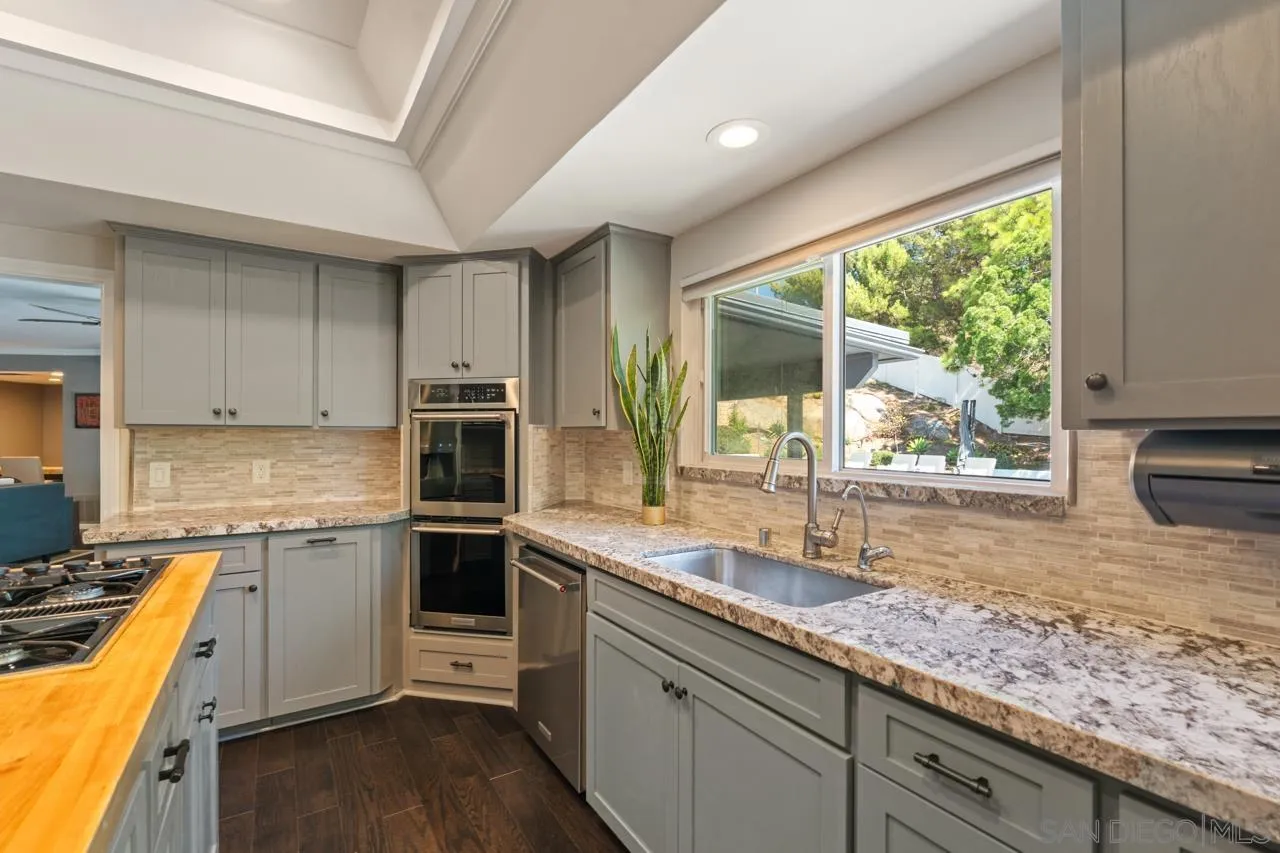 https://cdn.realtyfeed.com/cdn/127/250041097/23f5da8be2aa6c9ed74bb47423aab008.webp