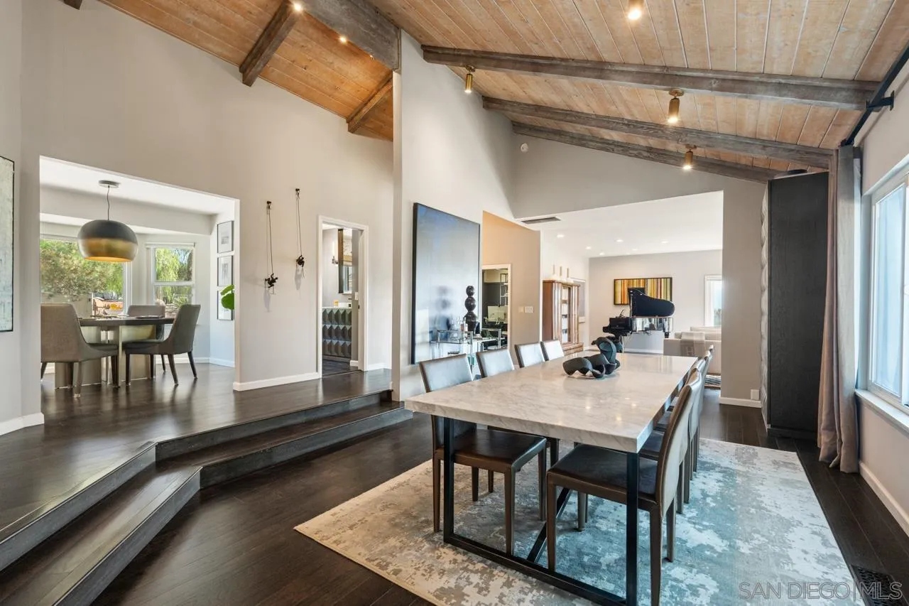 https://cdn.realtyfeed.com/cdn/127/250041097/799865e4413c7117f7b3a2270c6ddce2.webp