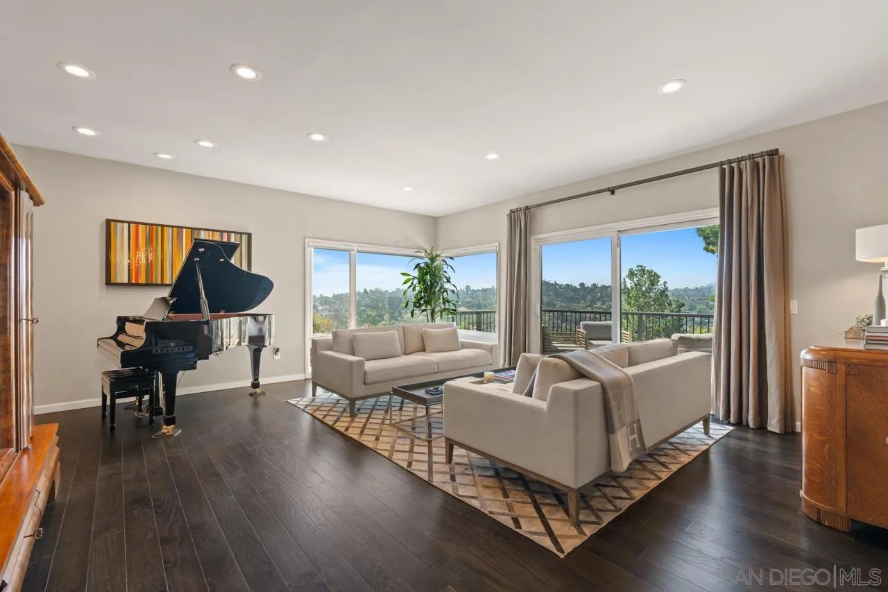 https://cdn.realtyfeed.com/cdn/127/250041097/c51cfcbb42fd112bcc43a36688d61e48.webp