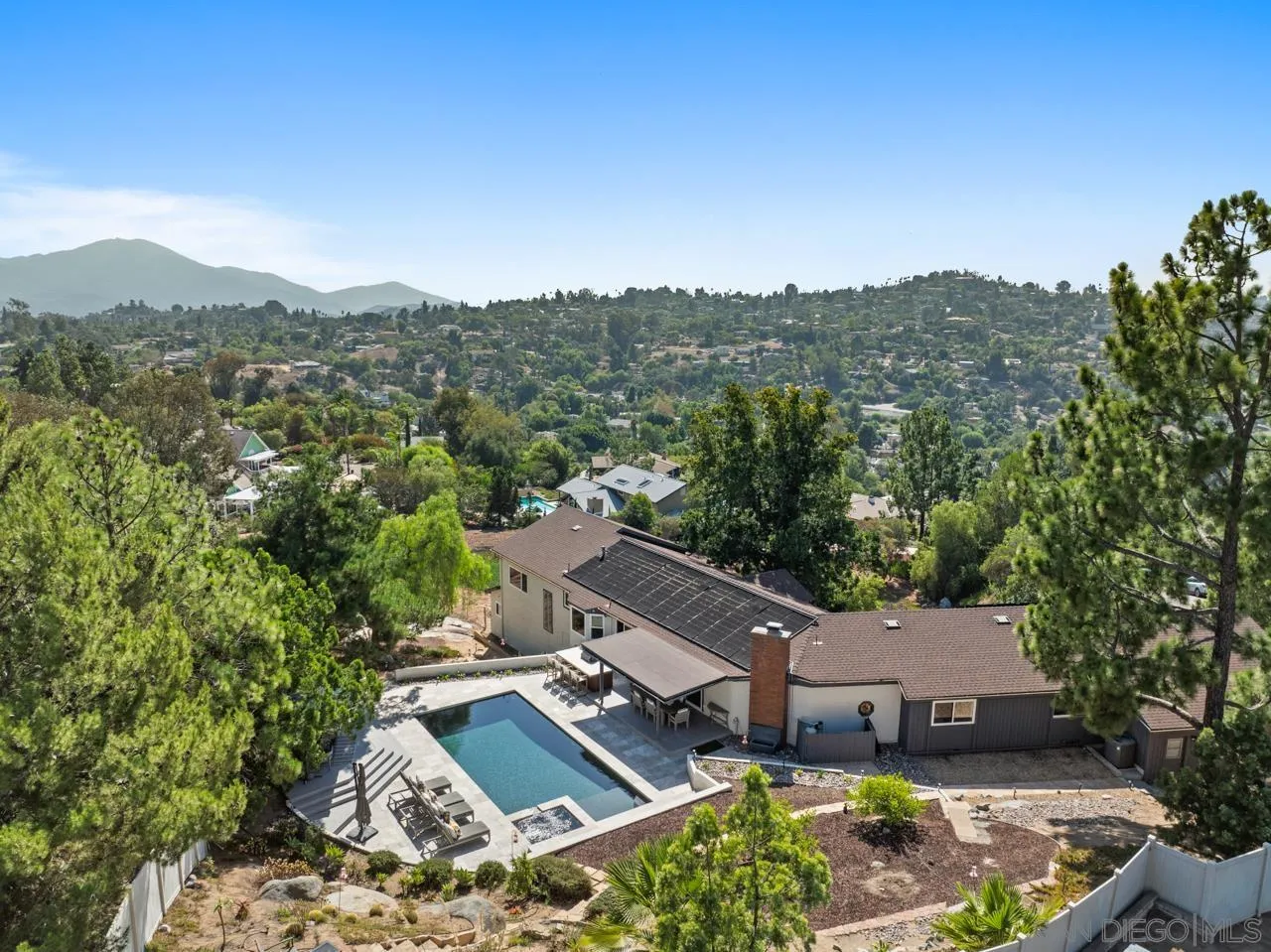 https://cdn.realtyfeed.com/cdn/127/250041097/d02c69dc051460af71ca92fa5e6b18cb.webp