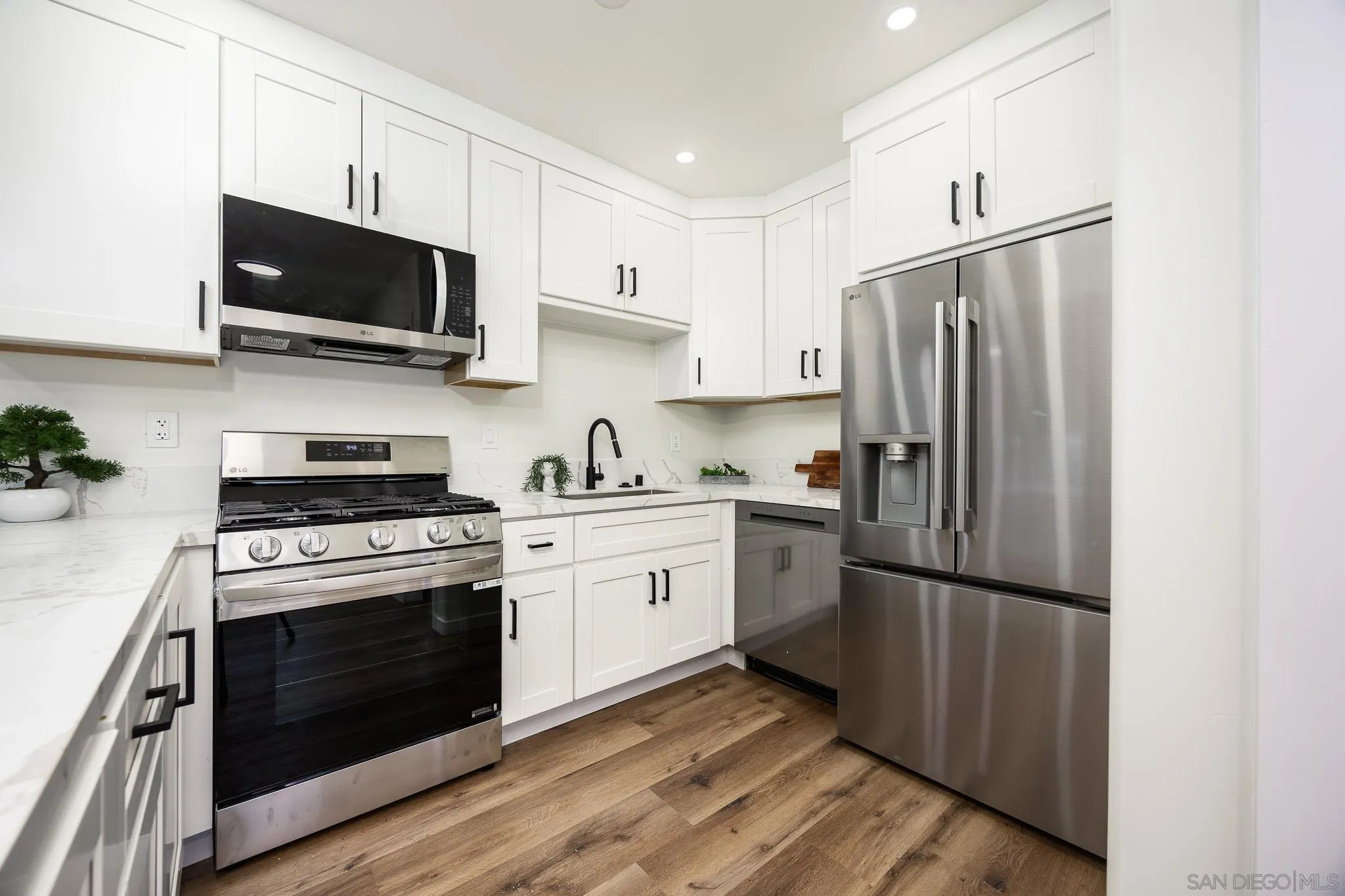https://cdn.realtyfeed.com/cdn/127/250041101/10e8dc14fd1e977b72a19ea58ec6d99b.webp