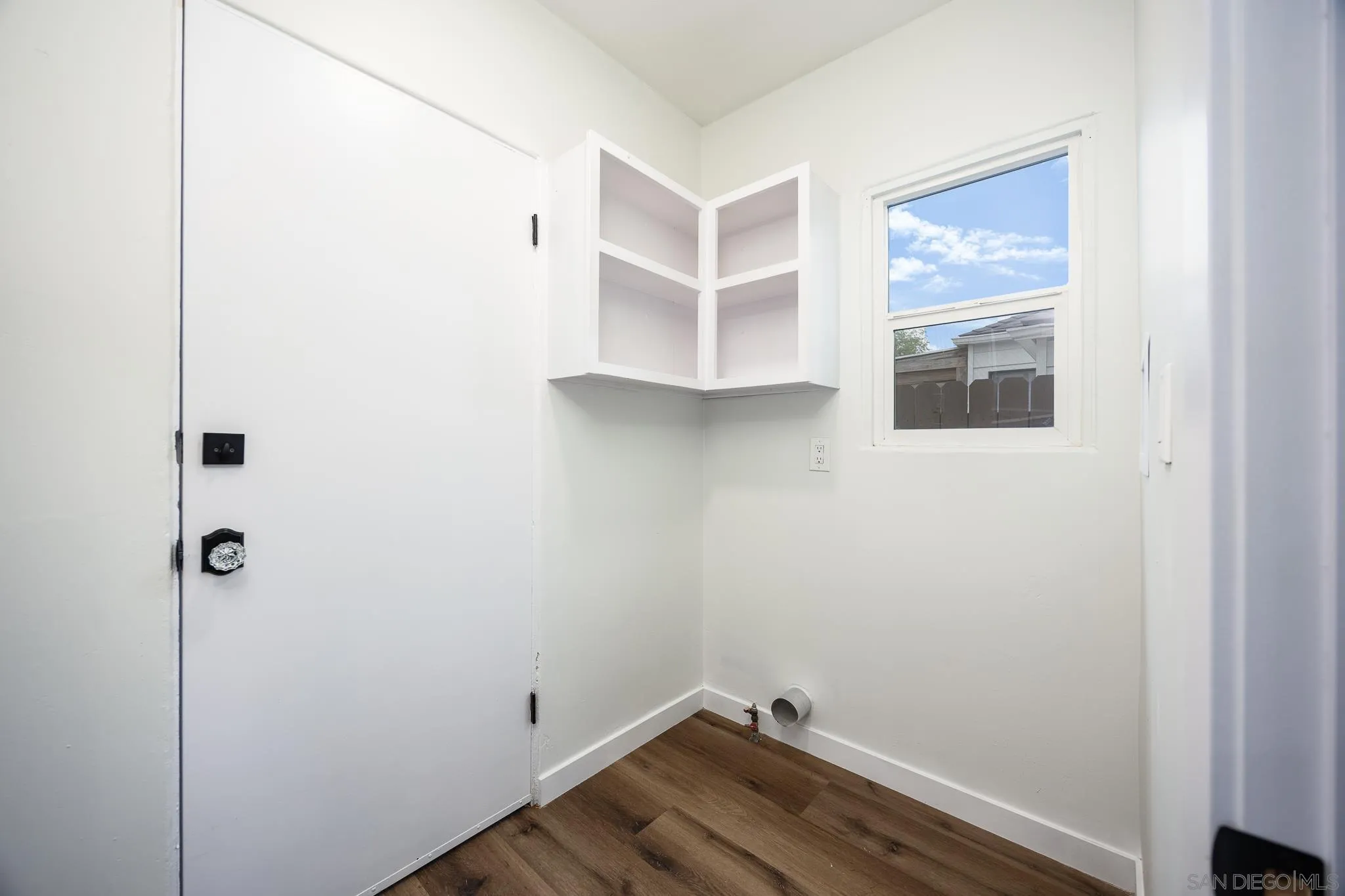 https://cdn.realtyfeed.com/cdn/127/250041101/ebd79d16d25990f395adbda74baf95b3.webp