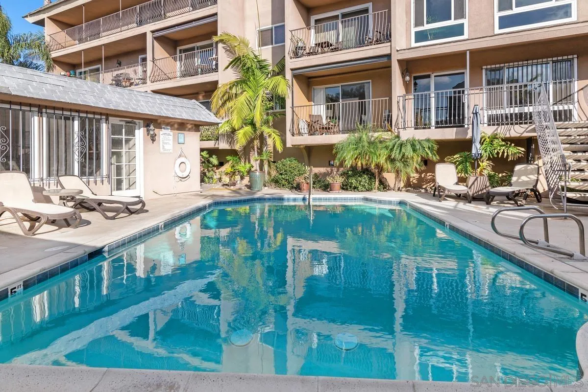 https://cdn.realtyfeed.com/cdn/127/250041103/bfff7b88a4c9bdbaf8c4b70449a79ca9.webp