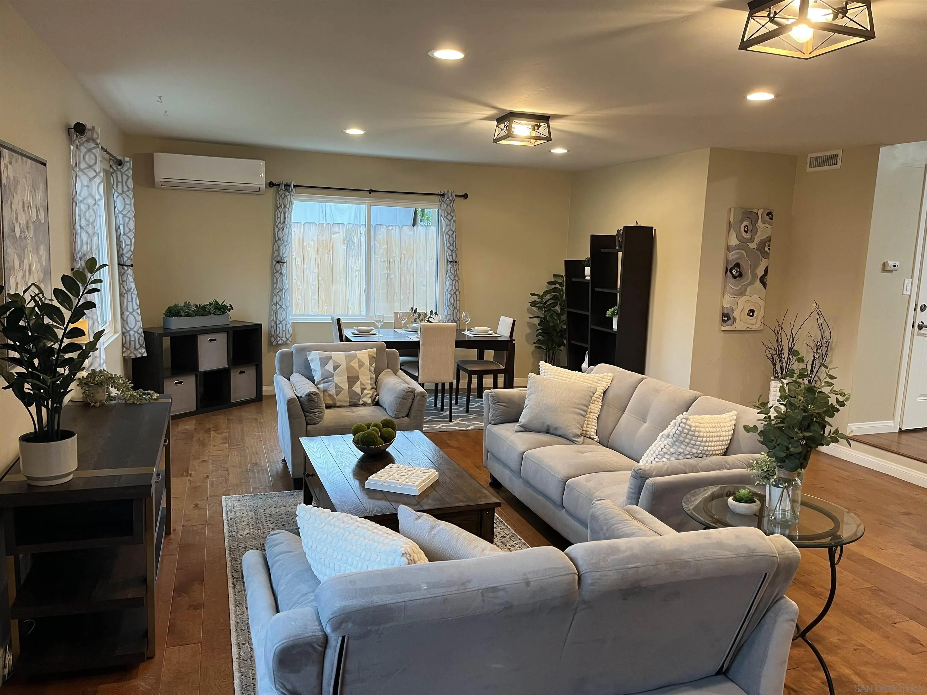 https://cdn.realtyfeed.com/cdn/127/250041104/0c78ce9511b1e34960b45ae3b30f4775.webp