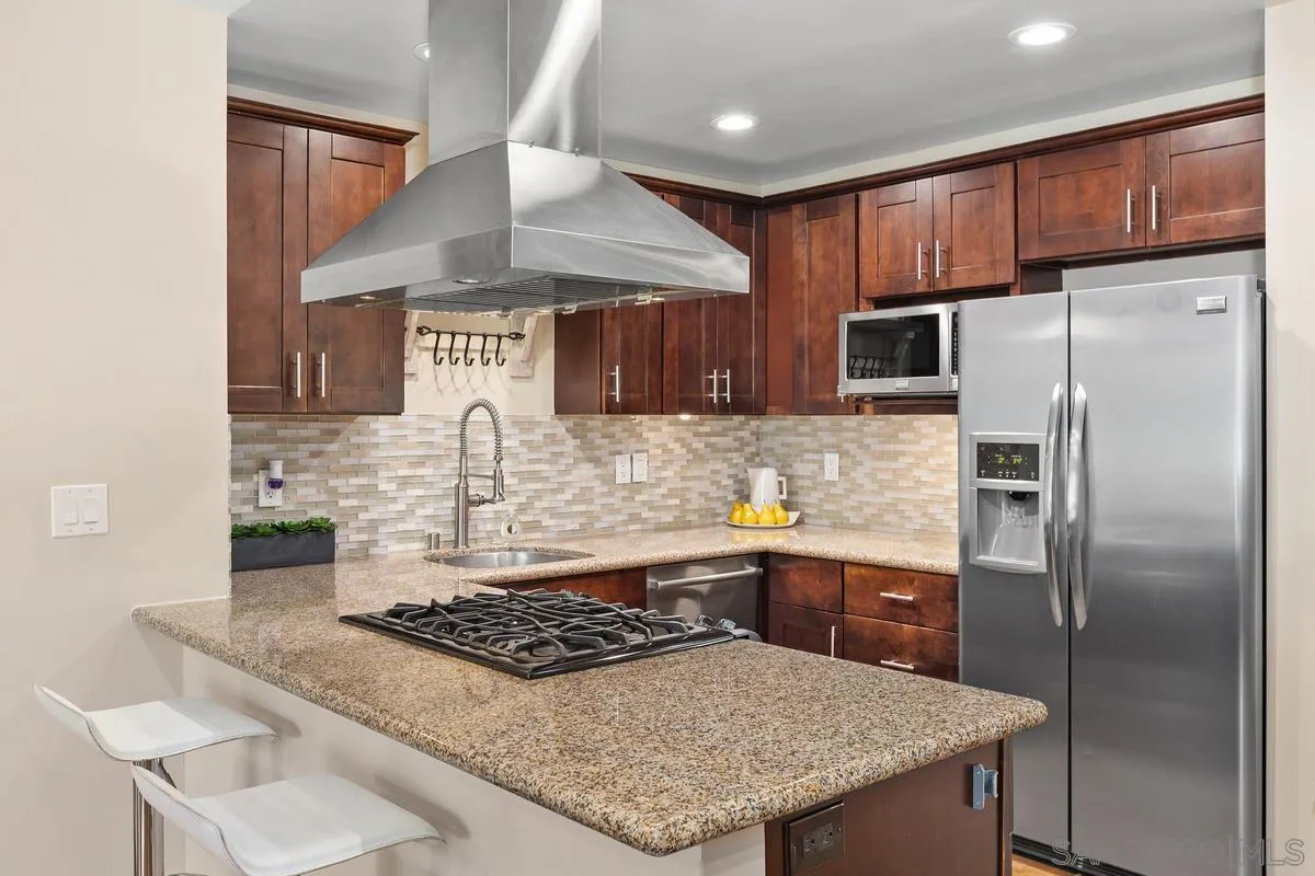 https://cdn.realtyfeed.com/cdn/127/250041104/d46de323aeac46b2430bb69e0e91c4a1.webp