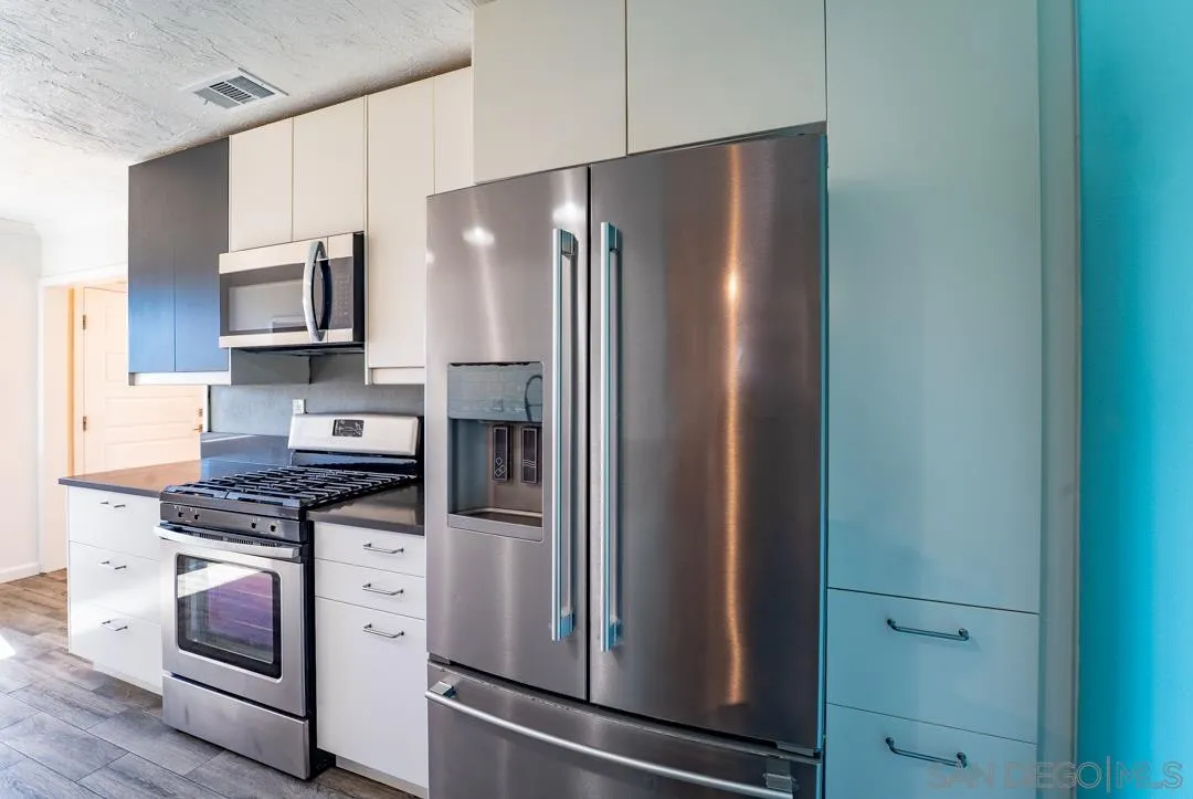 https://cdn.realtyfeed.com/cdn/127/250041111/6eaacac09273262d3344ac7f5e11896e.webp