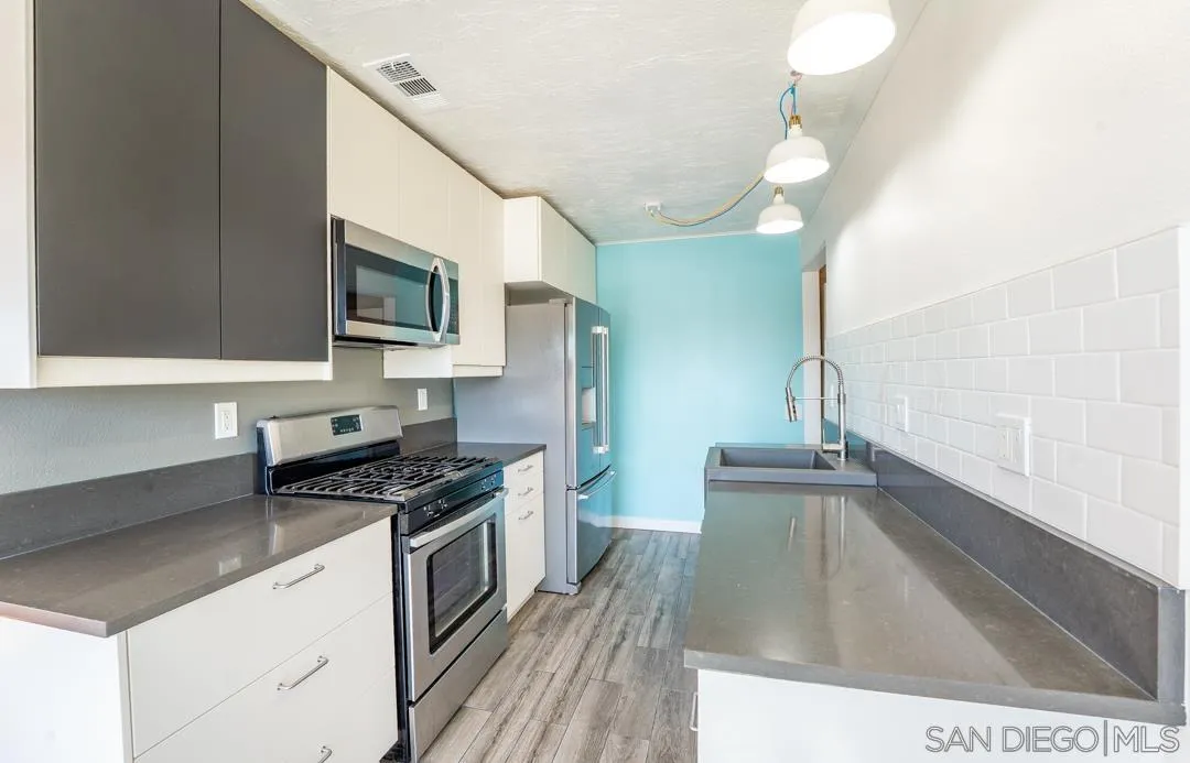 https://cdn.realtyfeed.com/cdn/127/250041111/a49fa3e9f8191ac0ca65a4210dcde9d4.webp