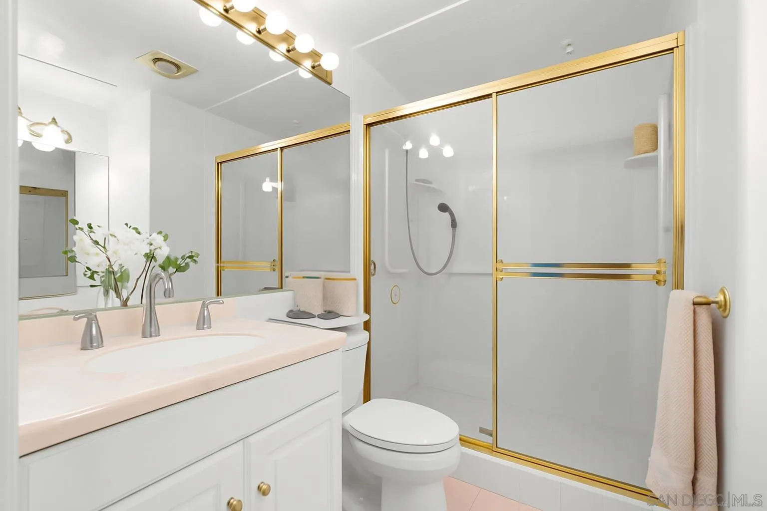 https://cdn.realtyfeed.com/cdn/127/250041116/ca3b3cd0f265ad2e26c033f9a010e622.webp