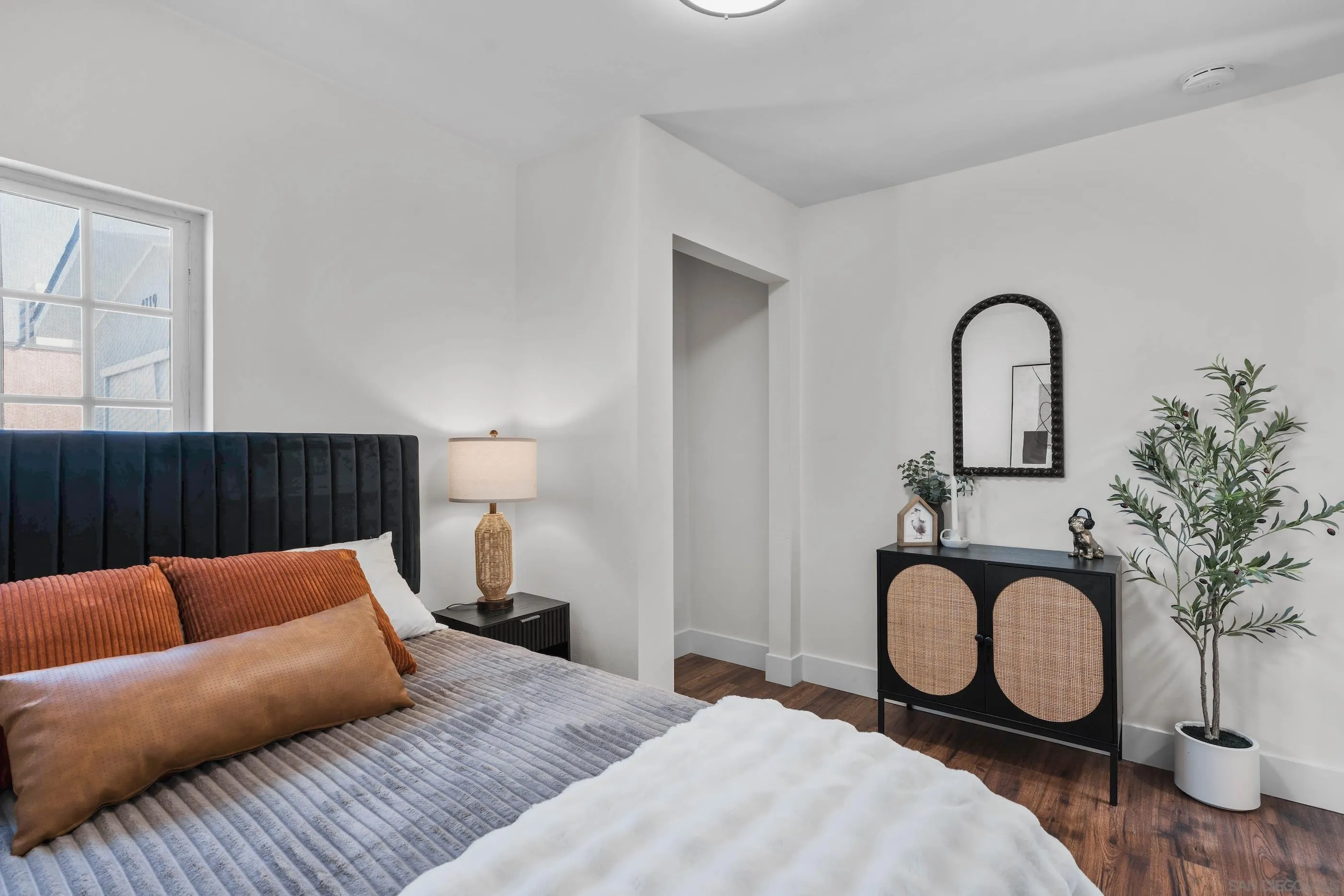 https://cdn.realtyfeed.com/cdn/127/250041117/04e64c9834b8e17ae3d833caf0c0915b.webp