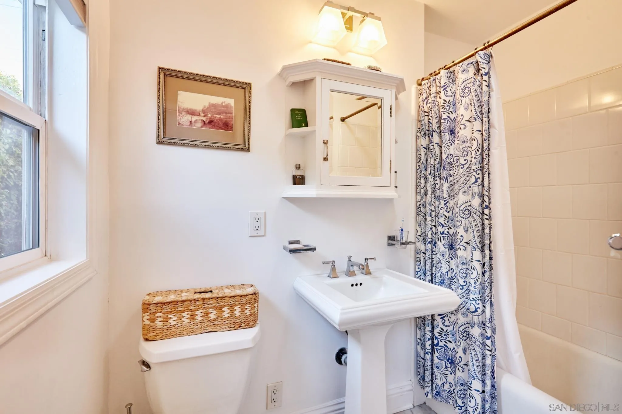 https://cdn.realtyfeed.com/cdn/127/250041119/14a874b13a0c76c578f892ce7cdc1a7f.webp